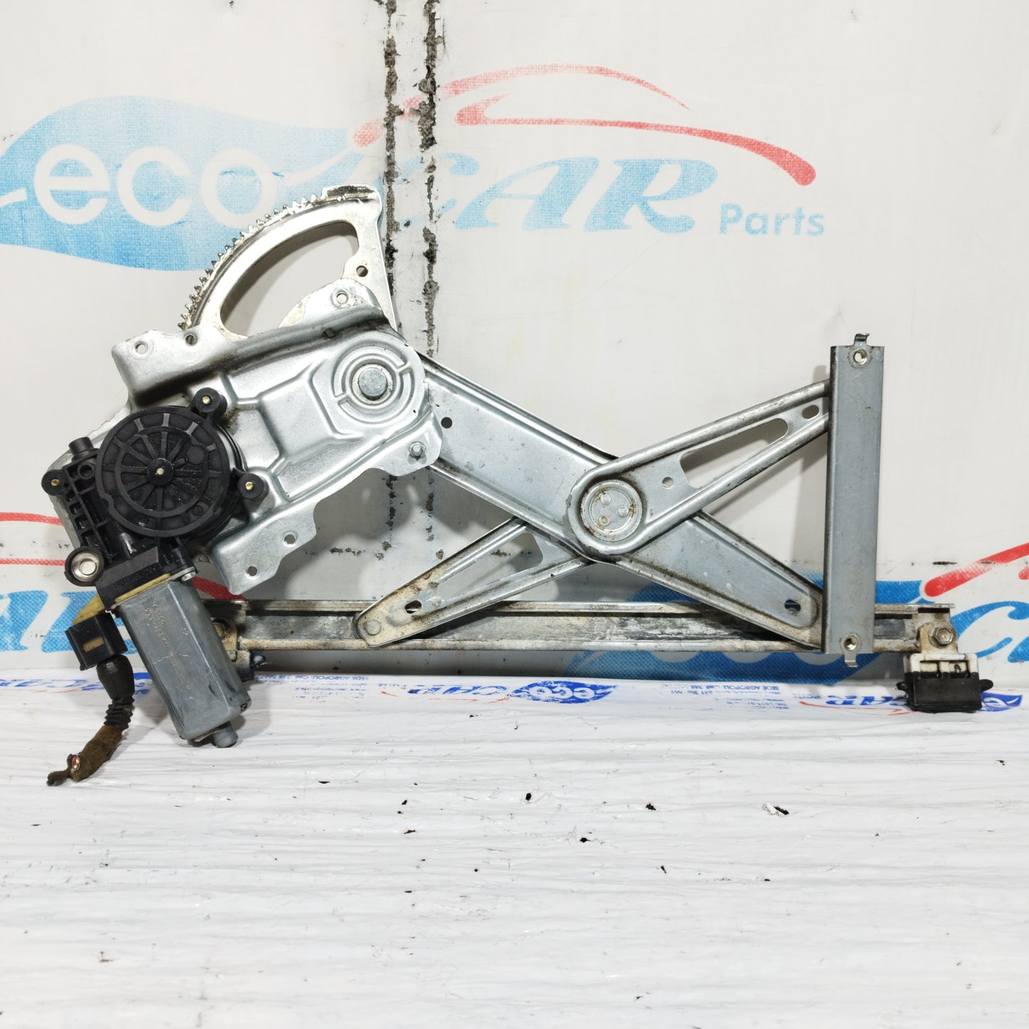 Front left rack Toyota Yaris 2005 Code: 106282XXX ecoAC10628
