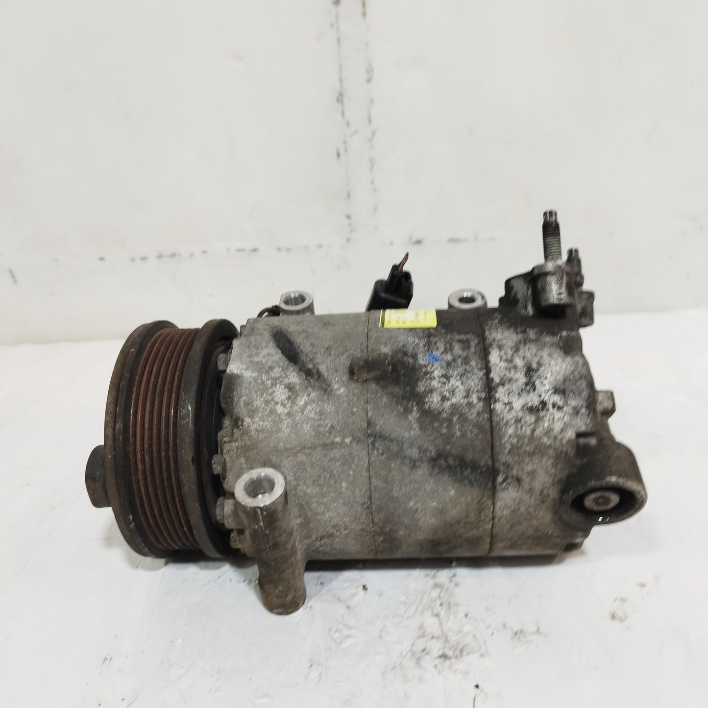 Compressore a / c Ford Kuga 2.0 TDCI 2008-2012 cod: AV41-19D629-AE ecoAC15520