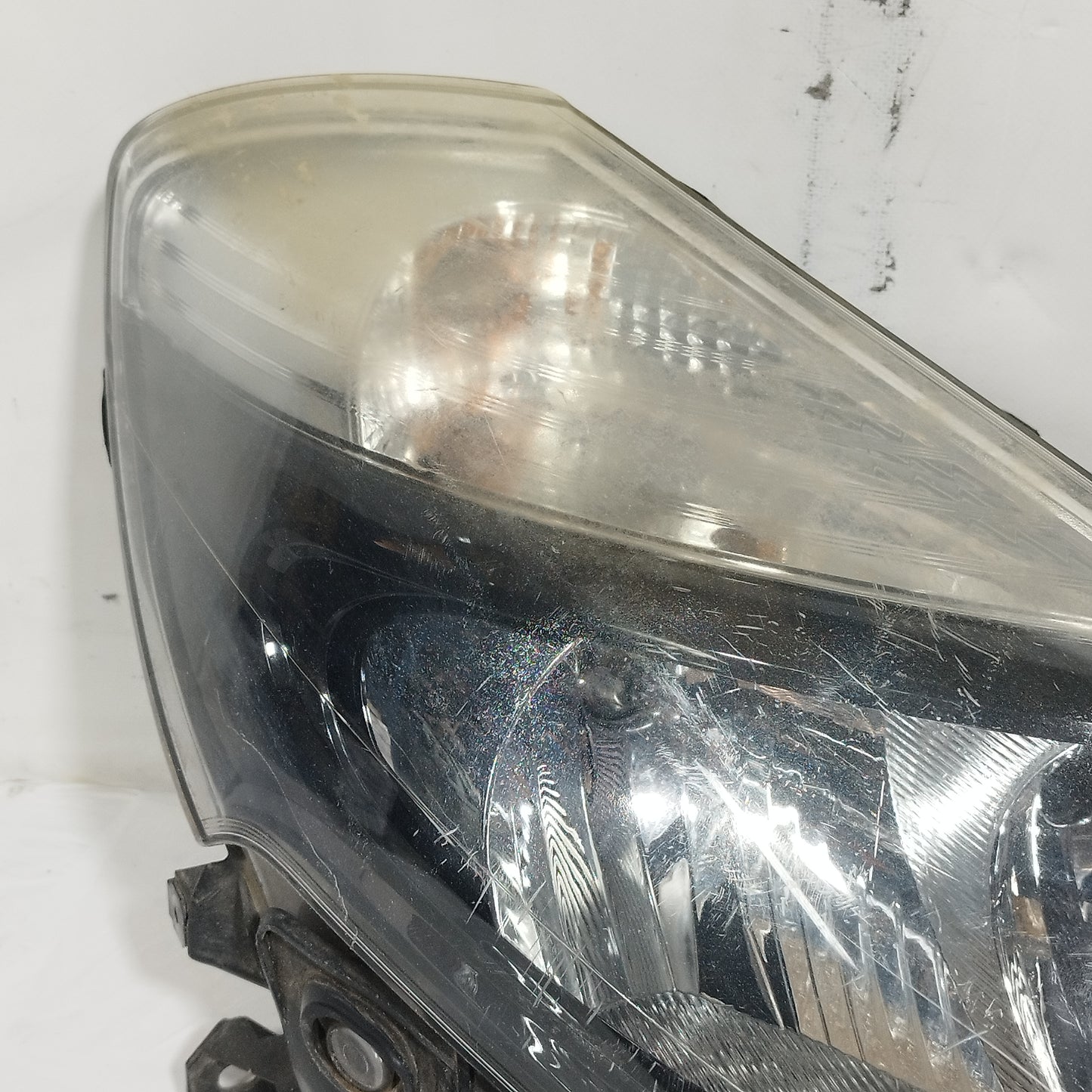 Fanale anteriore dx Renault Clio 2009-2012 Restyling cod: 8200892498 ecoAC15125