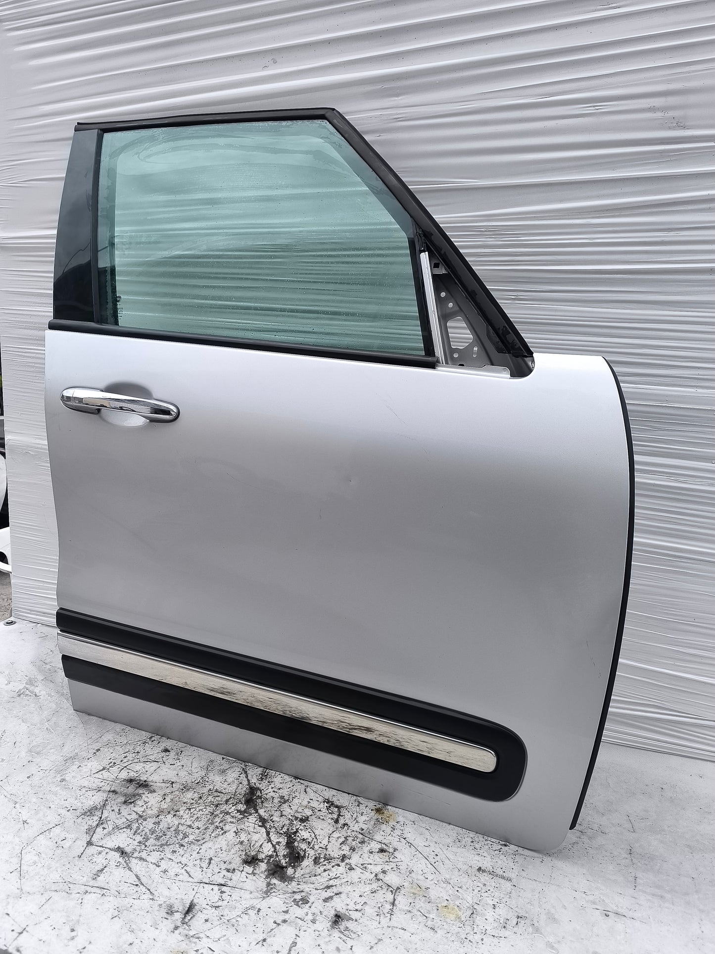 Sportello anteriore dx grigio argento Fiat 500L 2013-2022 ecoAG8444
