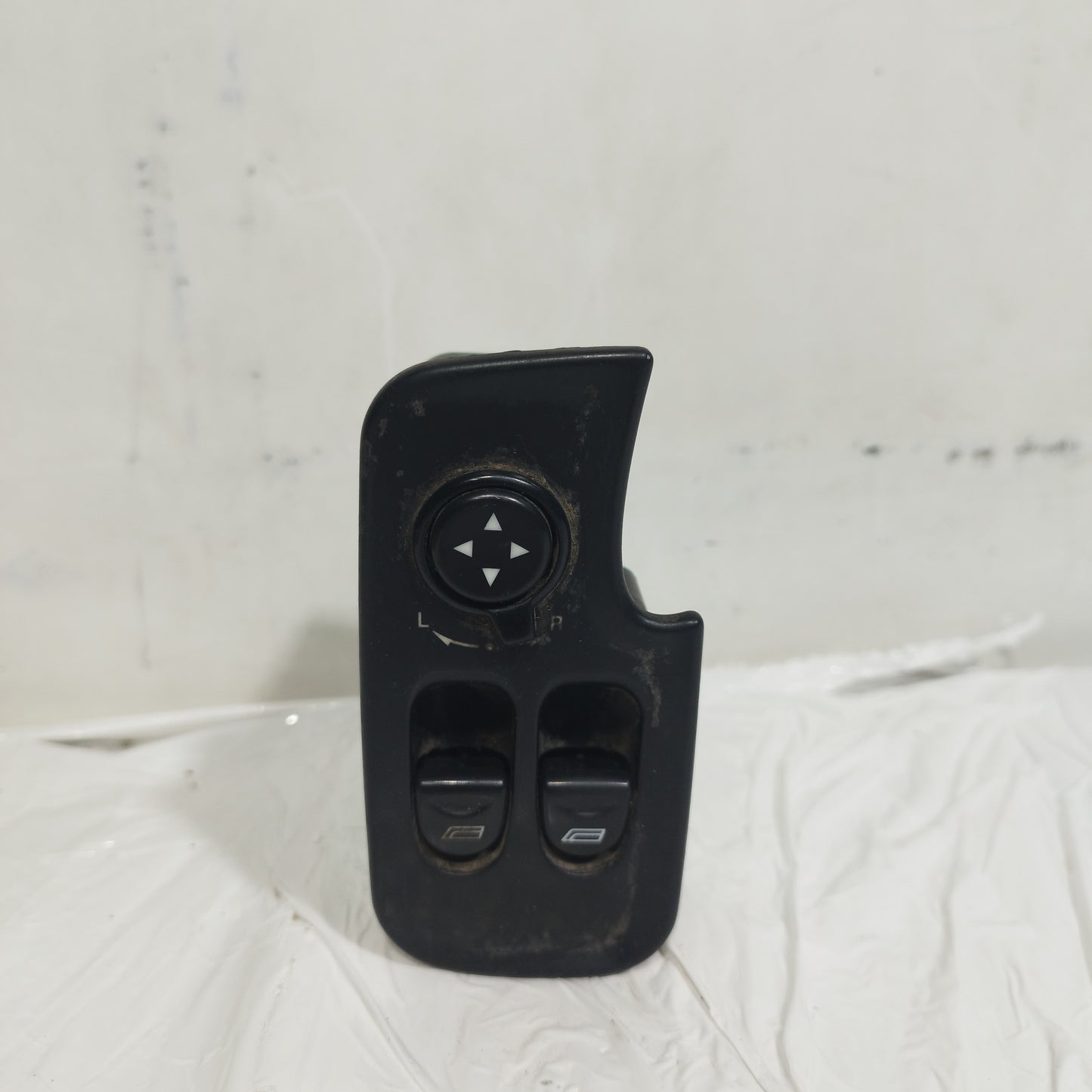 Pulsantiera anteriore sx Alfa Romeo GT 2004 Cod: 156042196 ecoAC9800