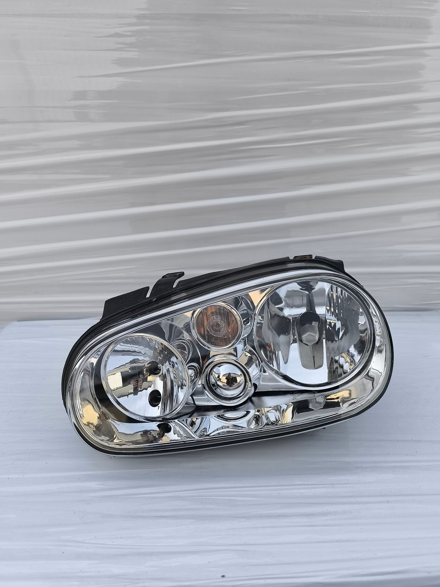 Fanale anteriore sx Volkswagen Golf 4 ecoAG7920