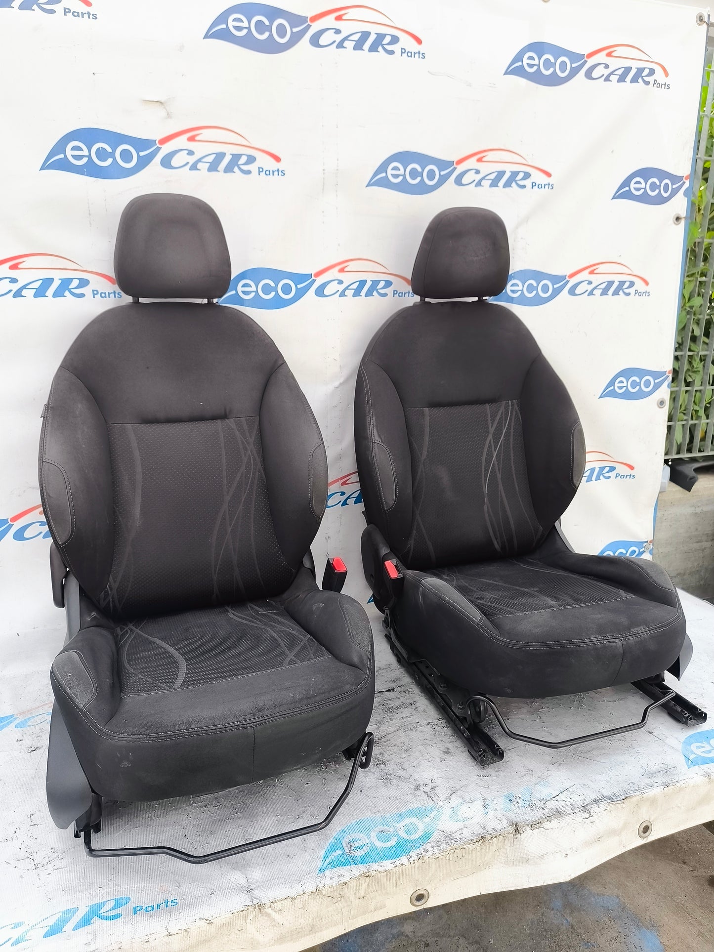 Sedili anteriori e posteriori Peugeot 208 2013 ecoAG5717