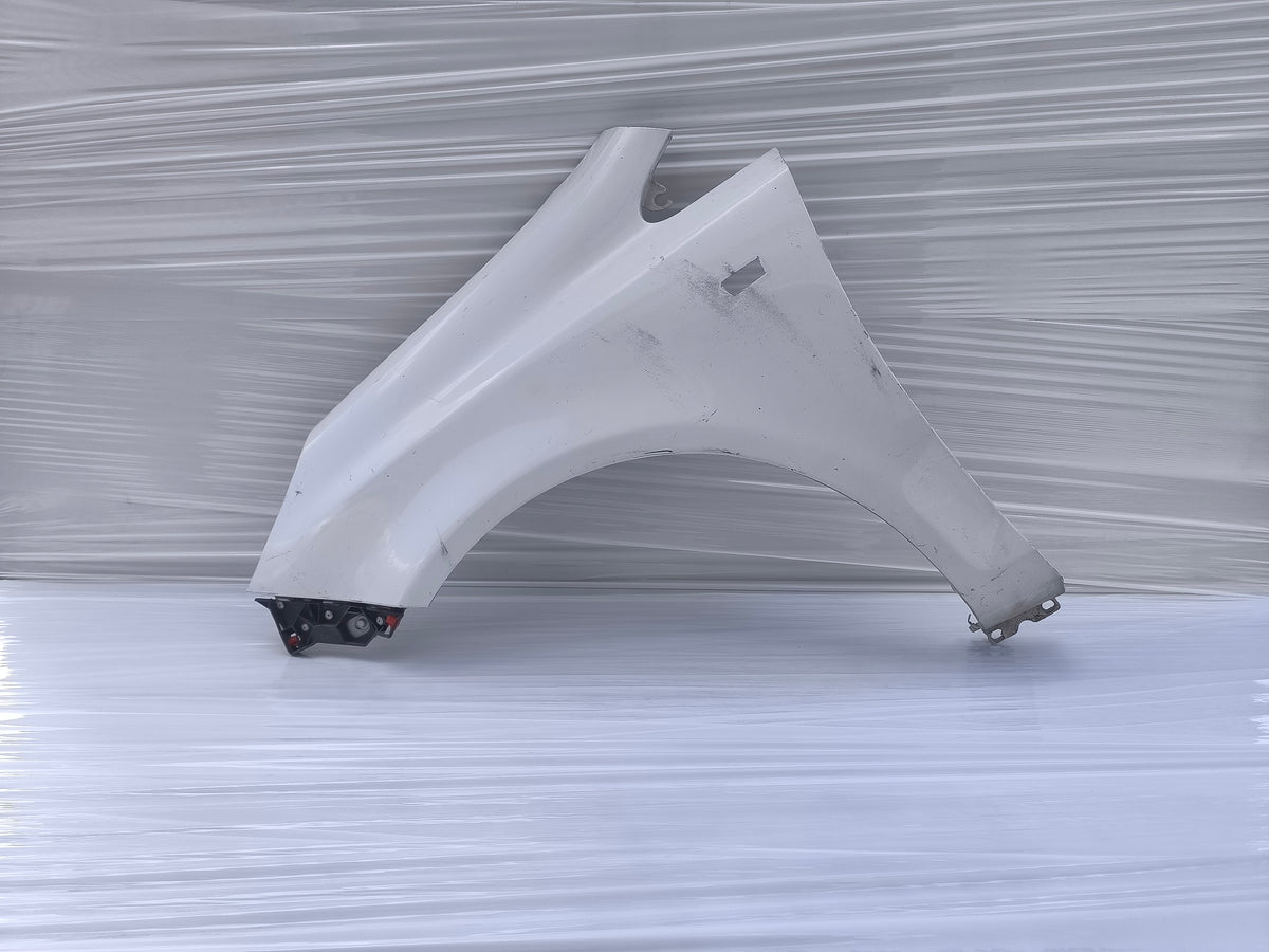Parafango sx bianco Opel Corsa D anno 2006-2014 3/5 porte ecoAG9996