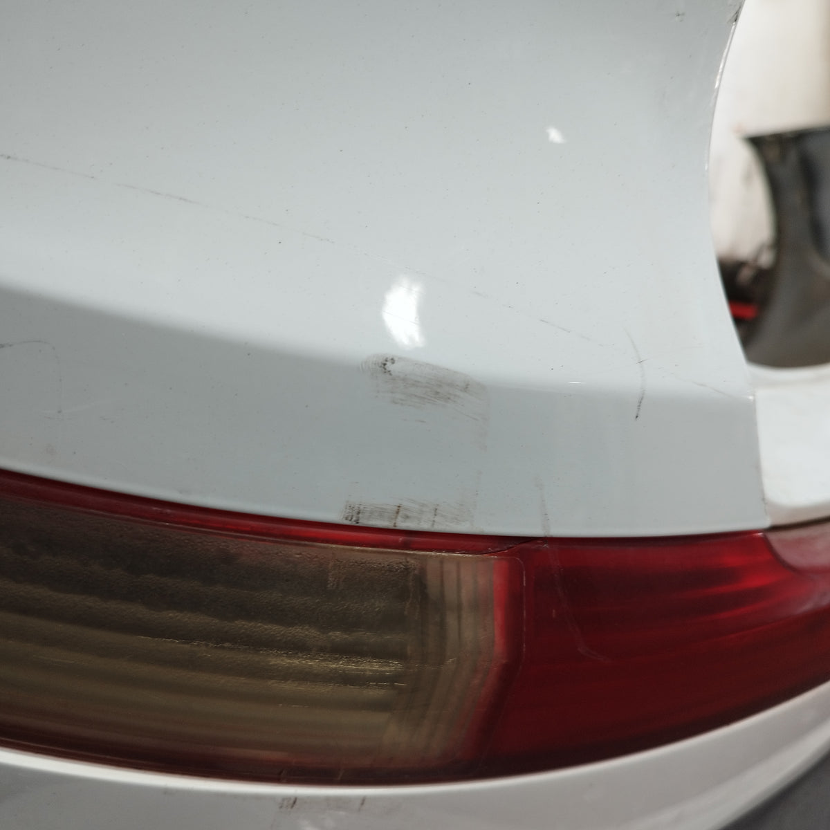 Paraurti posteriore bianco Kia Sportage III (SL) 2010-2013 ecoAC17304