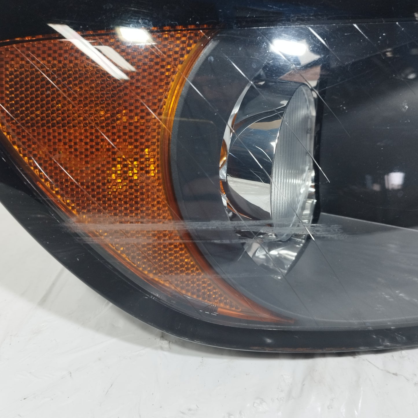 Fanale anteriore dx Volvo C30 2007 cod: 0301232202 ecoAC14754