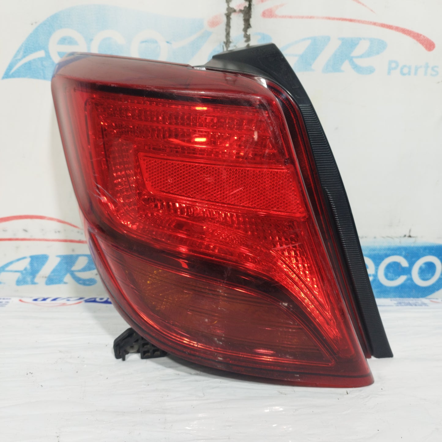 Toyota Yaris 2015 ecoAC11106 Linke Rückleuchte