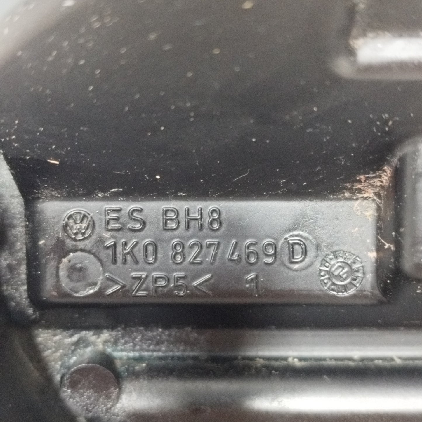 Tailgate handle Volkswagen Golf 5 2004 Code: 1K0827469D ecoAC9550