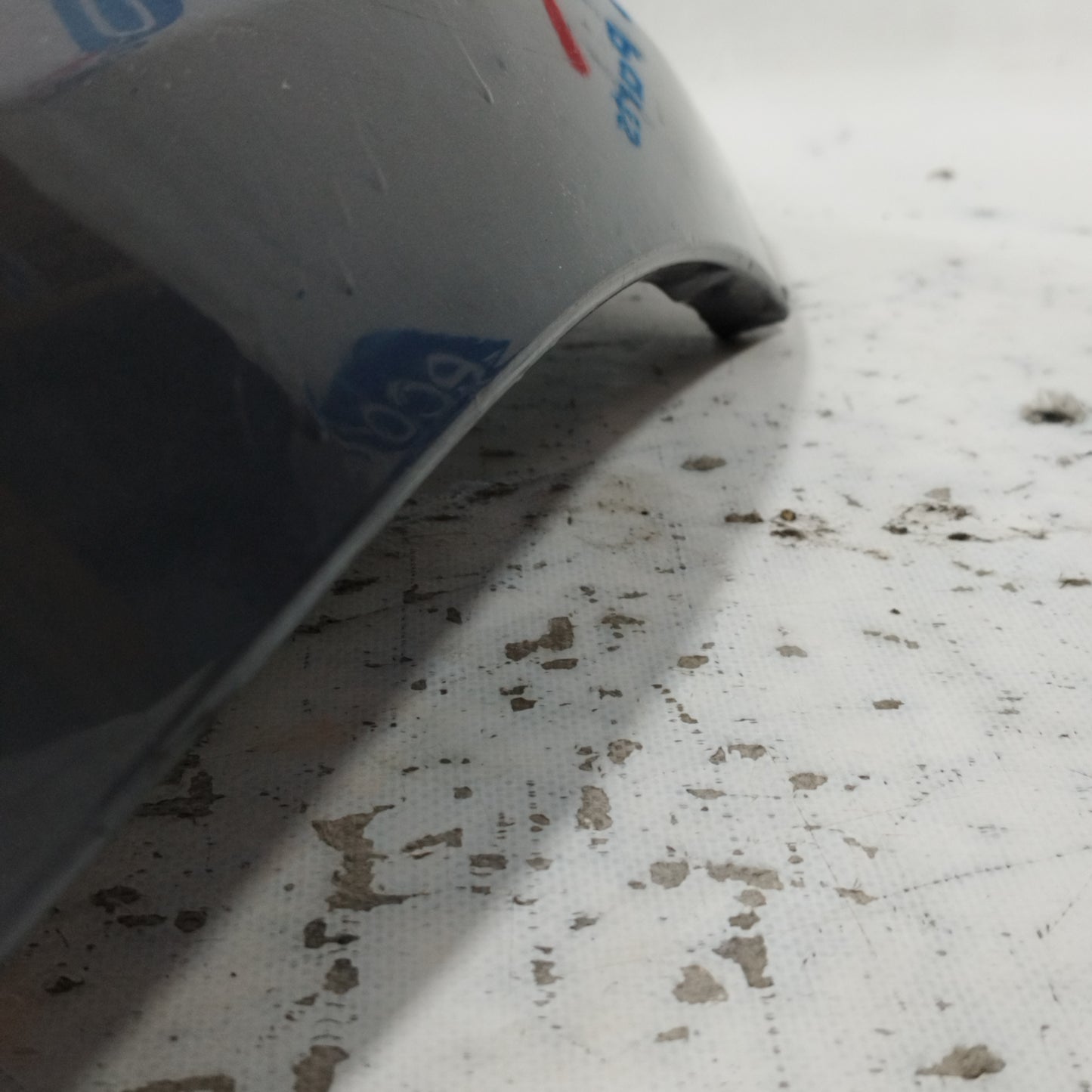 Dunkelgraue Heckstoßstange Renault Clio 2010 ecoAC10356