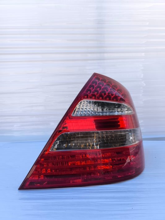 Fanale posteriore dx Mercedes Classe E W211 anno 2007 cod: A2118200664 ecoAG8110