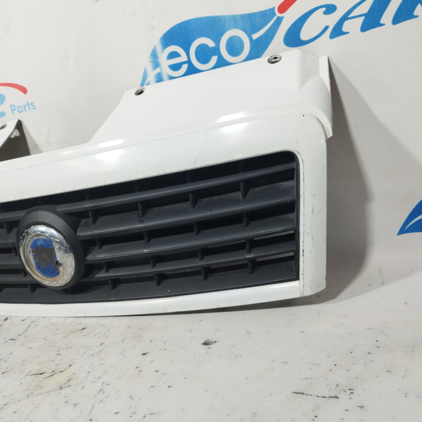 Weißer Kühlergrill Fiat Doblo 2006 ecoAC8926