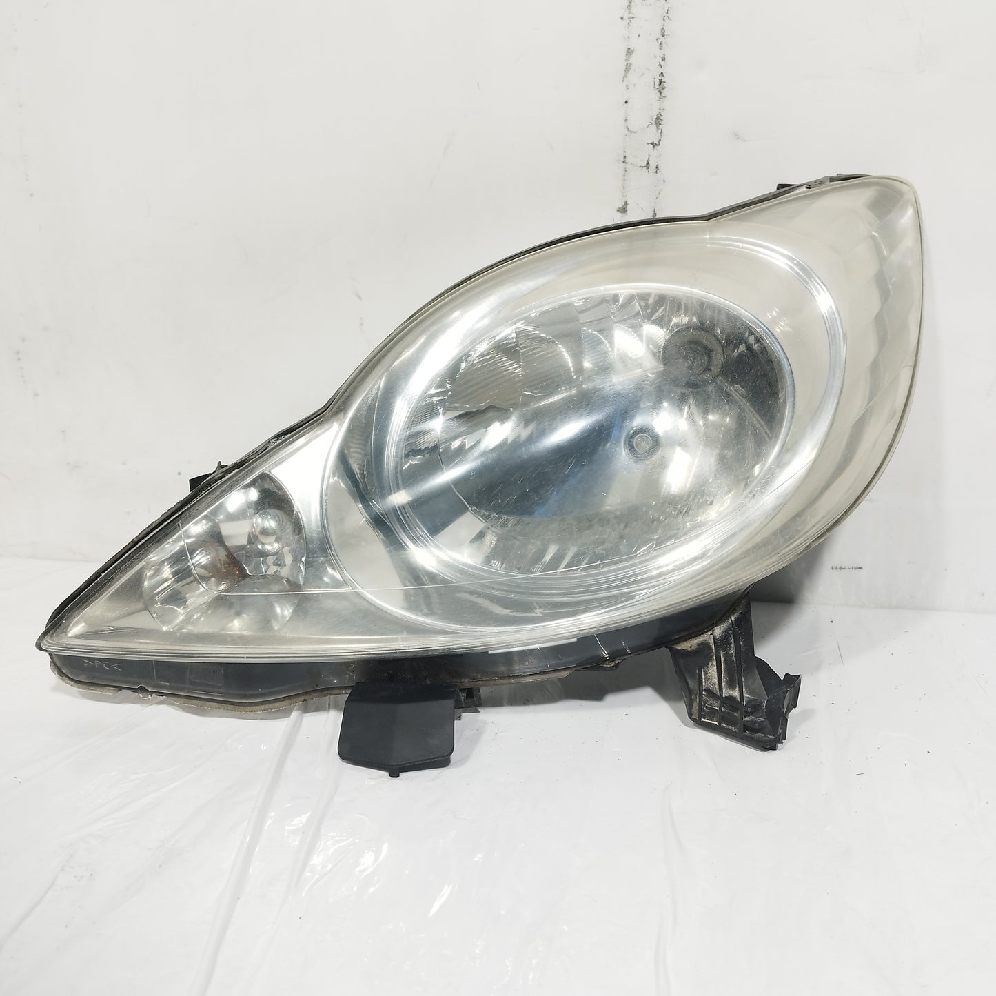 Fanale anteriore sx Peugeot 107 2007 Cod: 89032403 ecoAC15008