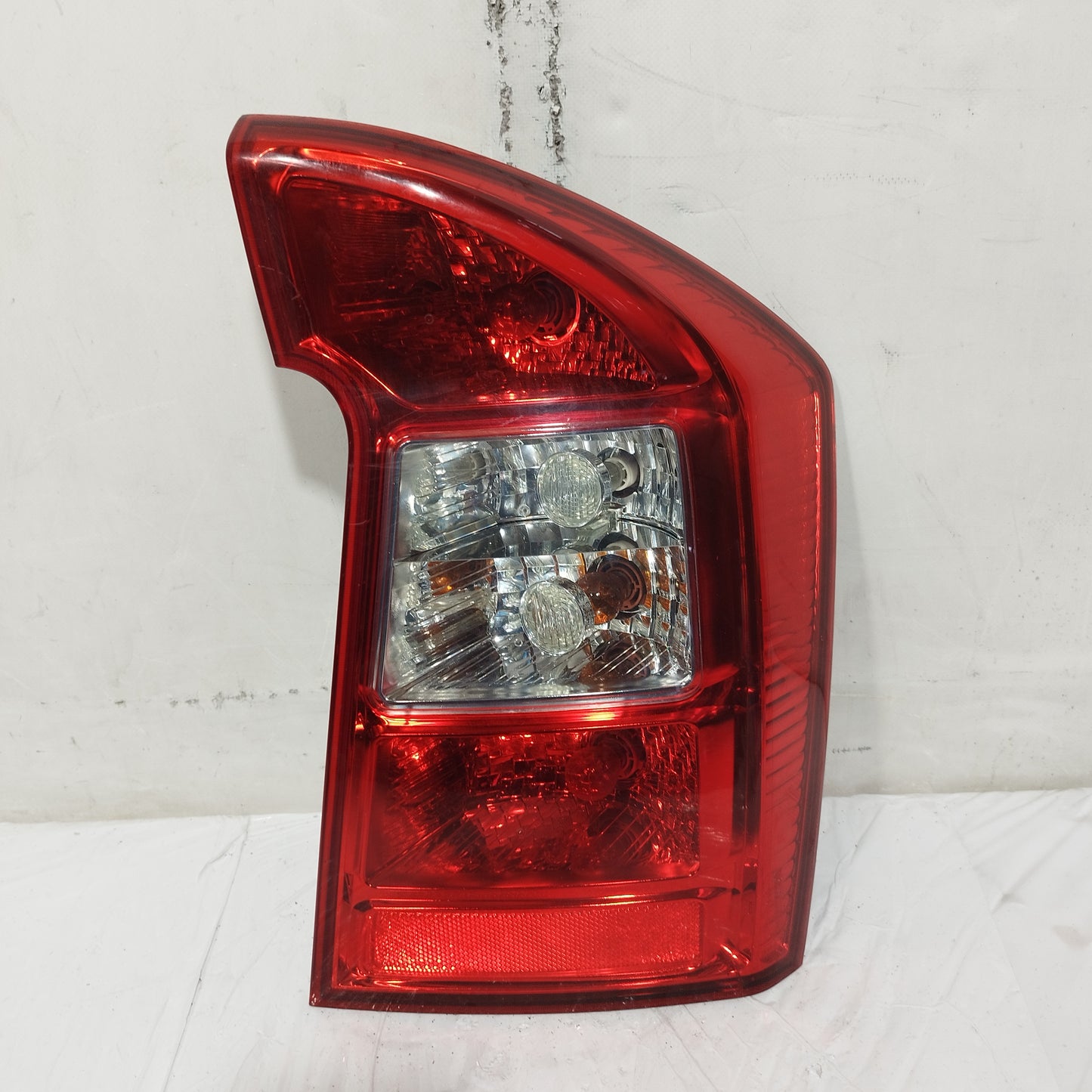 Fanale posteriore dx Kia Carens II 2006-2010 cod: 92402-100 ecoAC16430