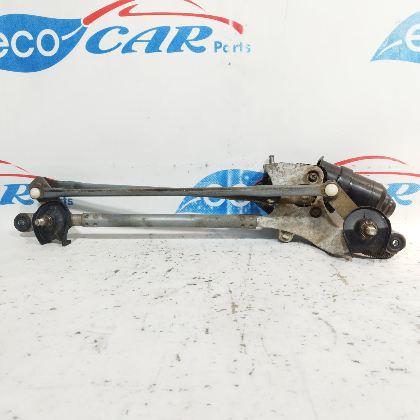 Front windshield wiper motor Toyota RAV 4 2010 code: 8511042150 ecoAC8702