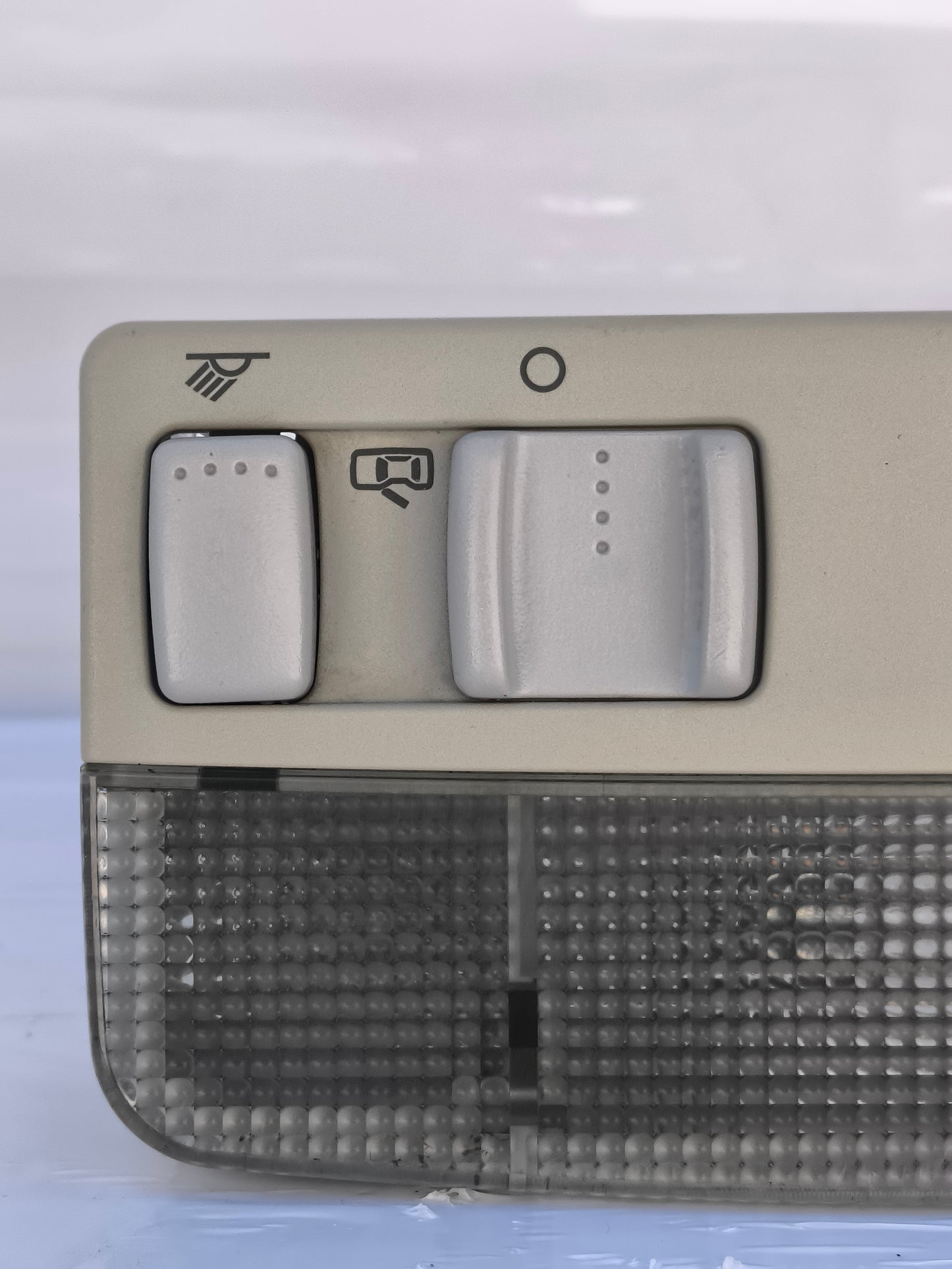 Luce di cortesia Volkswagen Golf 4 cod: 3B0947105C ecoAG7723