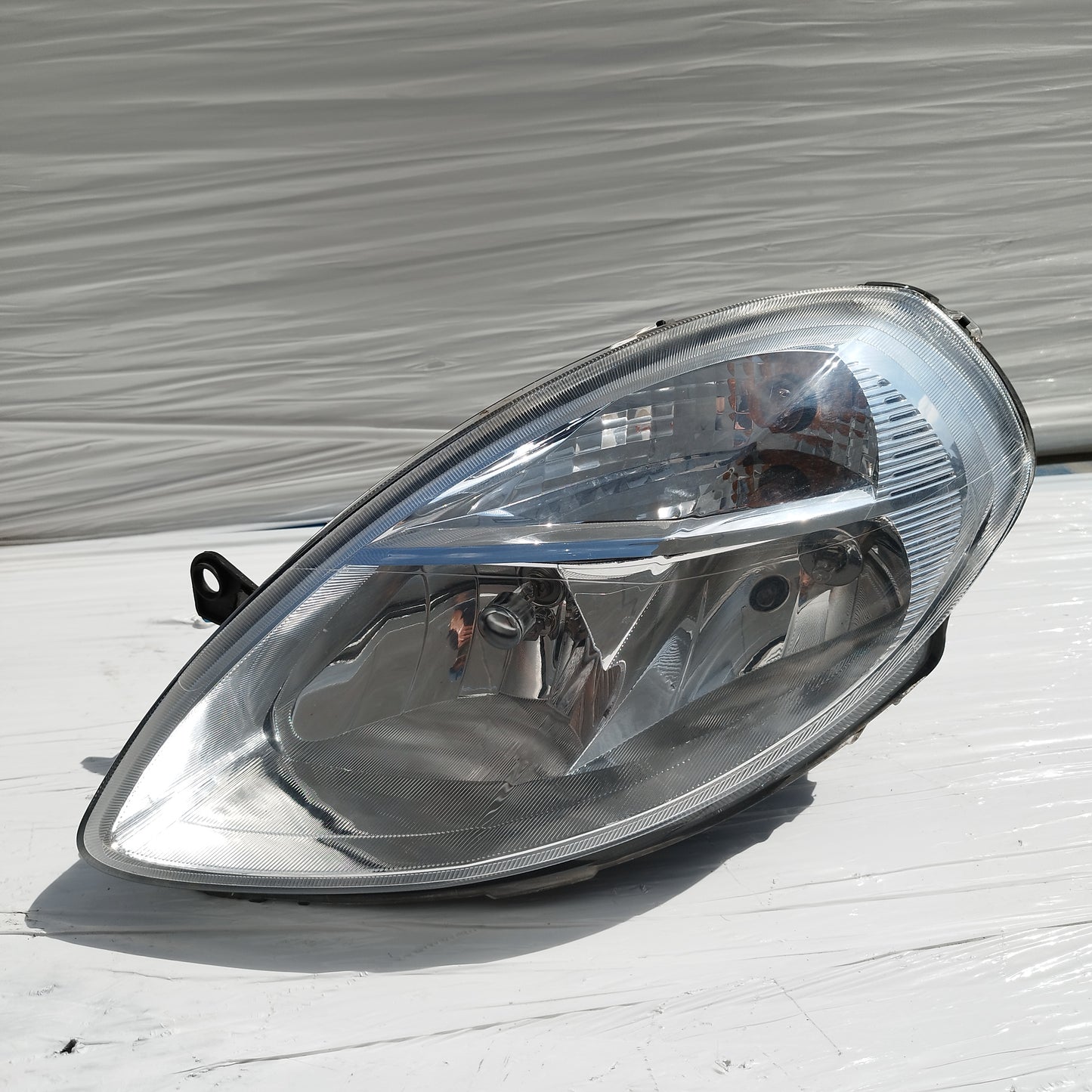 Fanale anteriore sx Lancia Ypsilon 2003-2006 DEPO cod: 08-666-1114L ecoDM068