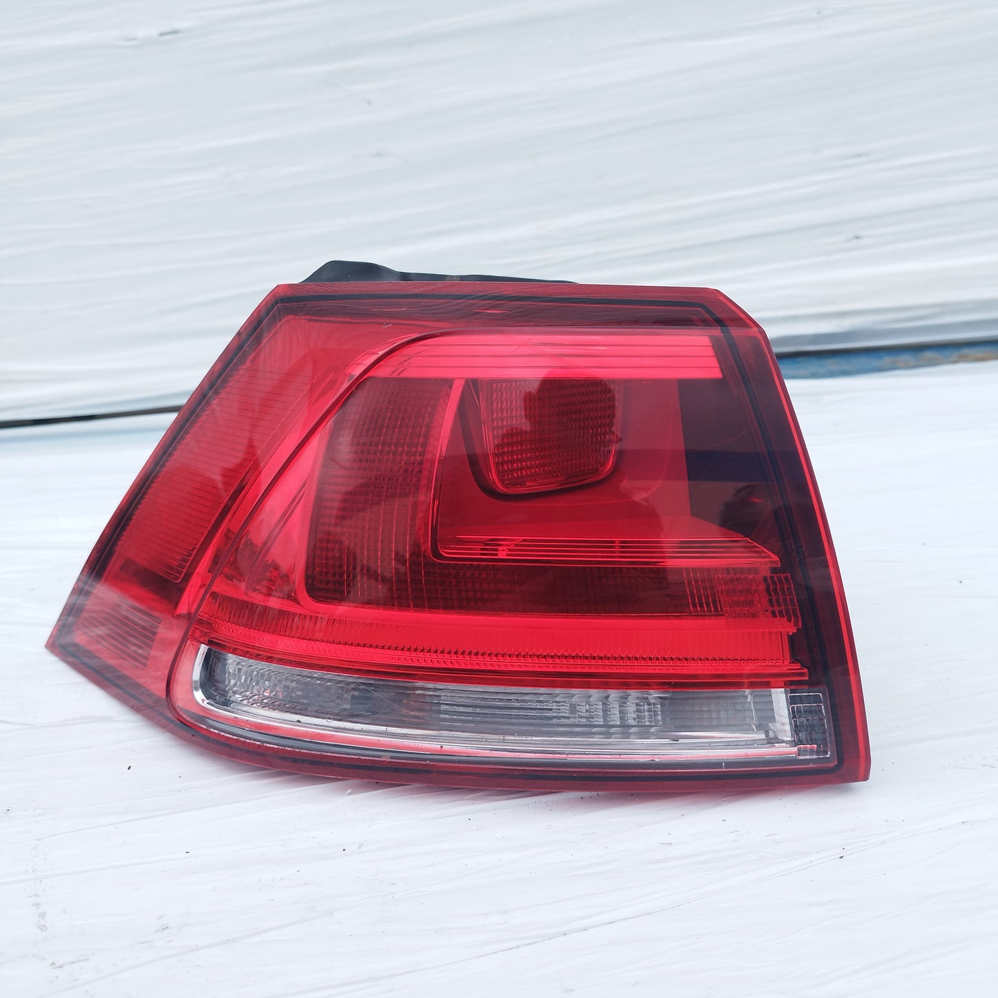Fanale posteriore esterno sx a led Volkswagen Golf 7 (5G) 2013-2017 cod: 5G0945095M ecoDM105