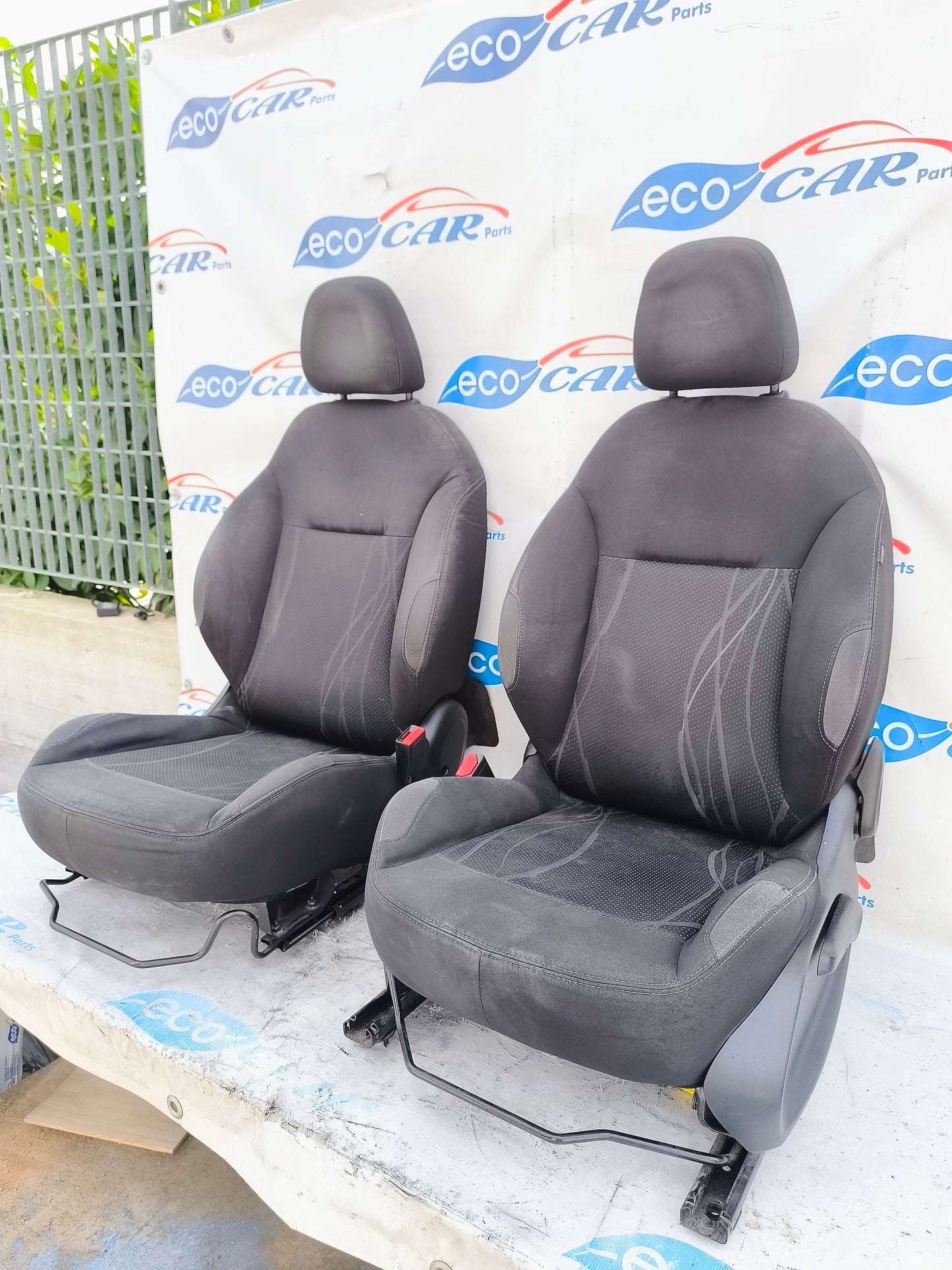 Sedili anteriori e posteriori Peugeot 208 2013 ecoAG5717