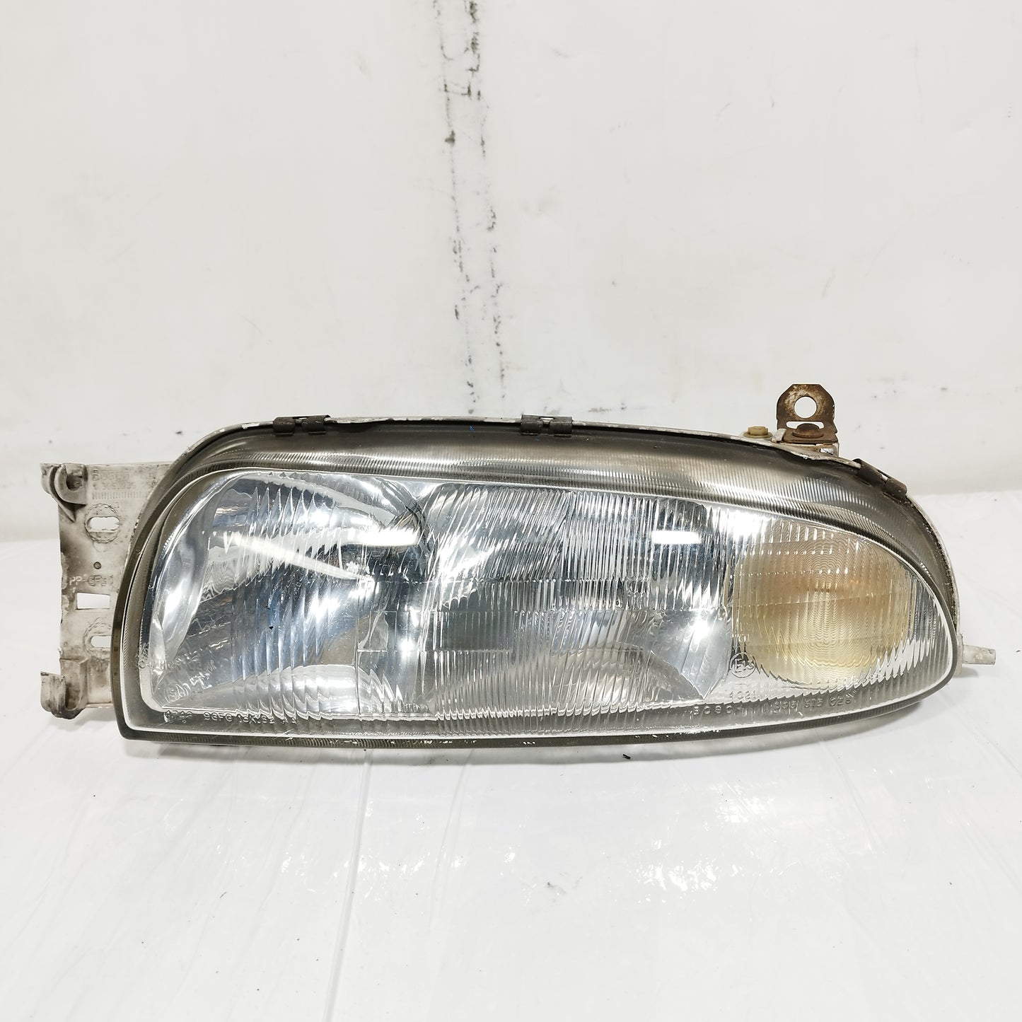 Fanale anteriore sx Ford Fiesta 1996 Cod: 0301049201 ecoAC14938
