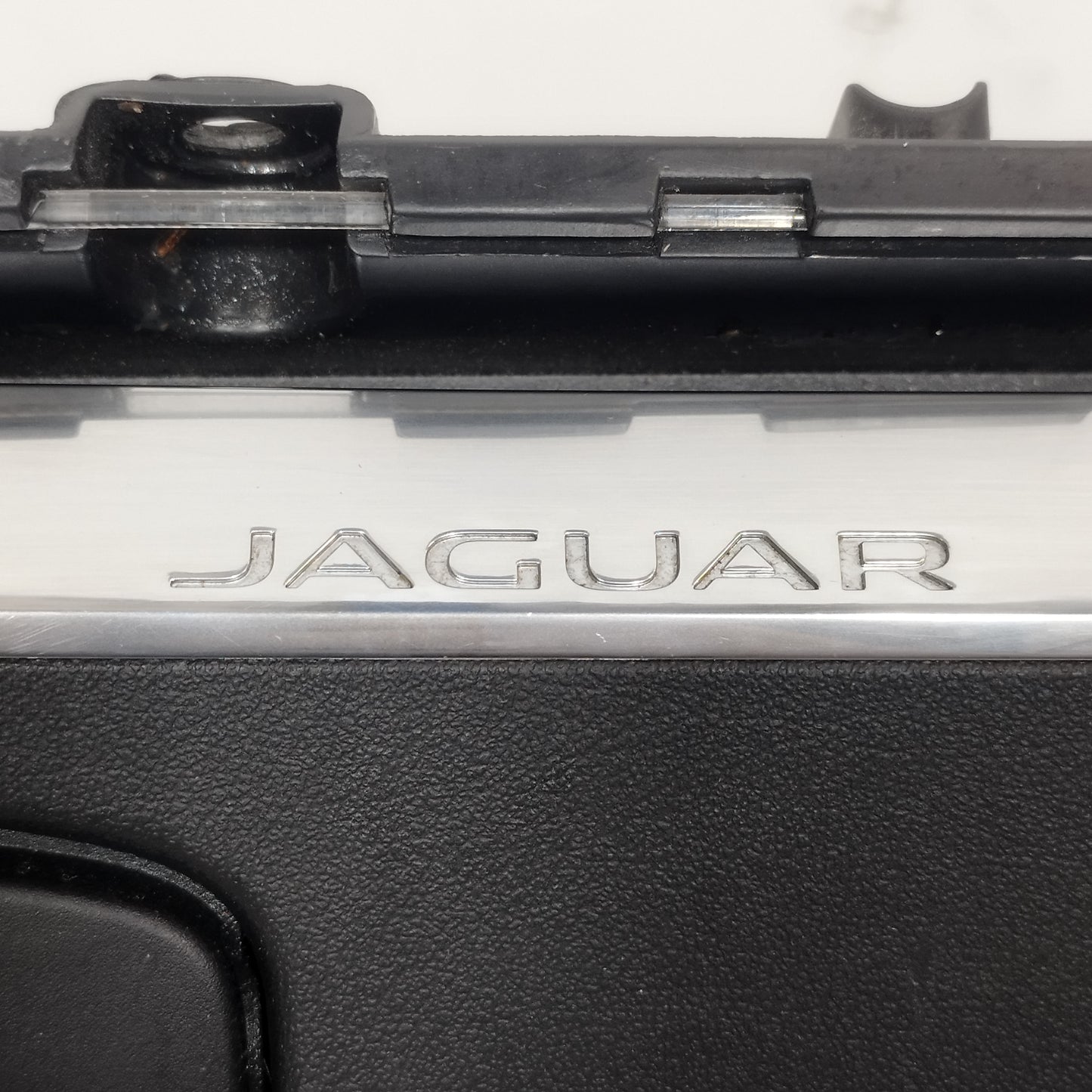 Jaguar F-Pace 2018 Handschuhfachcode: CM80511 ecoAC12718