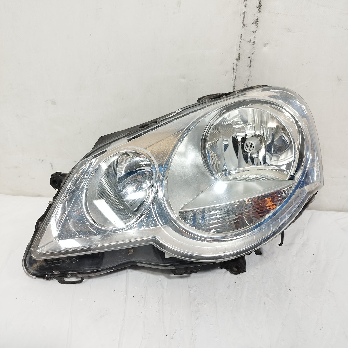 Fanale anteriore sx Volkswagen Polo (9N) 2005-2009 Restyling cod: 6Q1941007AK ecoAC16424
