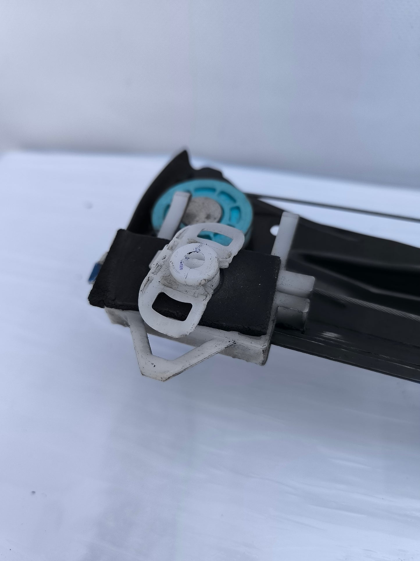 Gepäckträger vorne links Fiat Fiorino Baujahr 2012 Teilenummer 1354726080 6-polig ecoAG7134