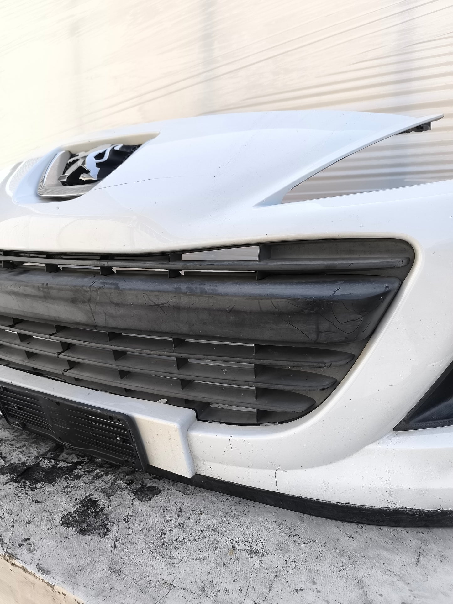 Paraurti anteriore bianco Peugeot 207 anno 2009-2012 Restyling ecoAG8606