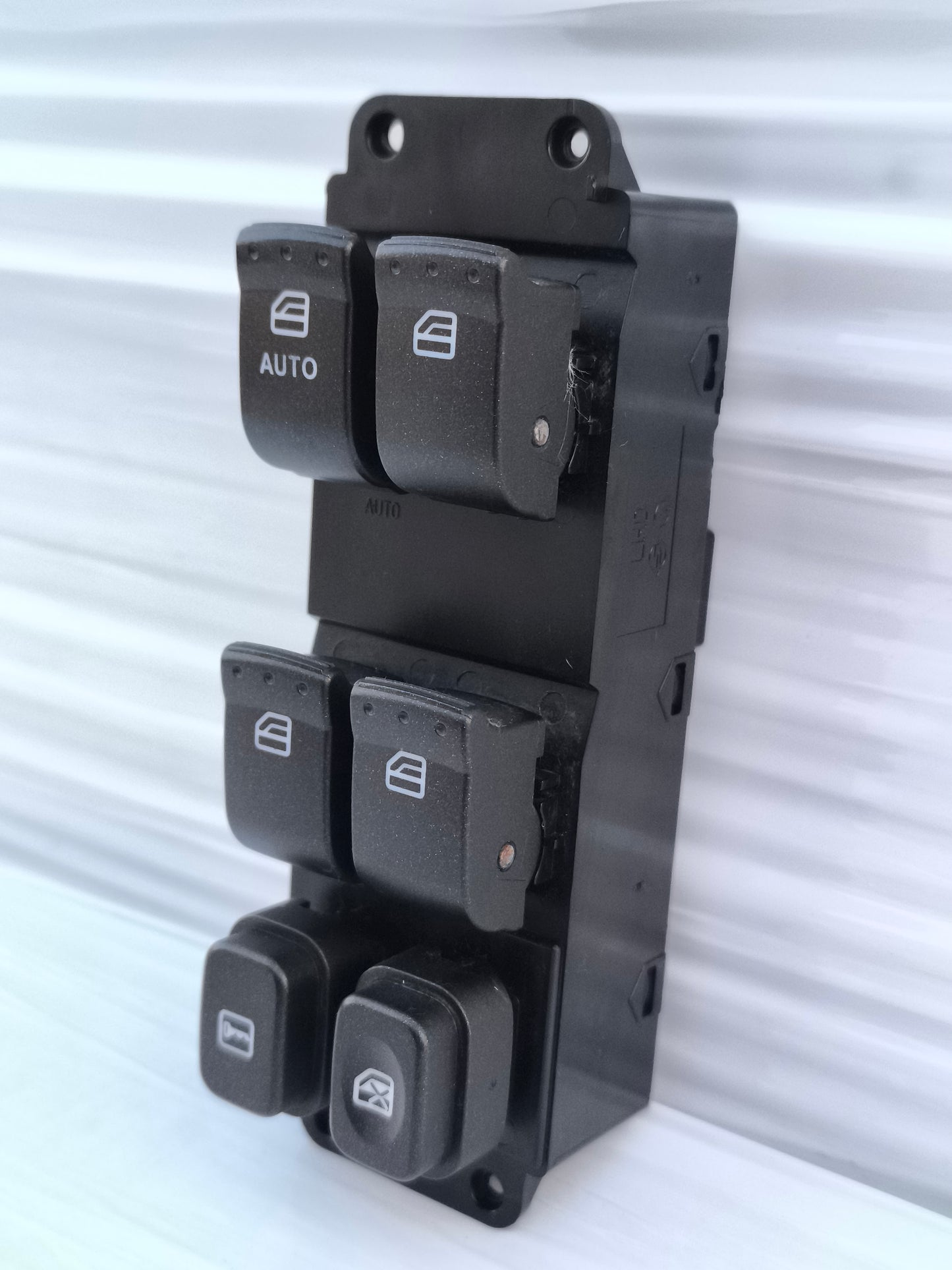 Pulsantiera anteriore sx SsangYong Korando anno 2012 cod: 202009207 ecoAG7822