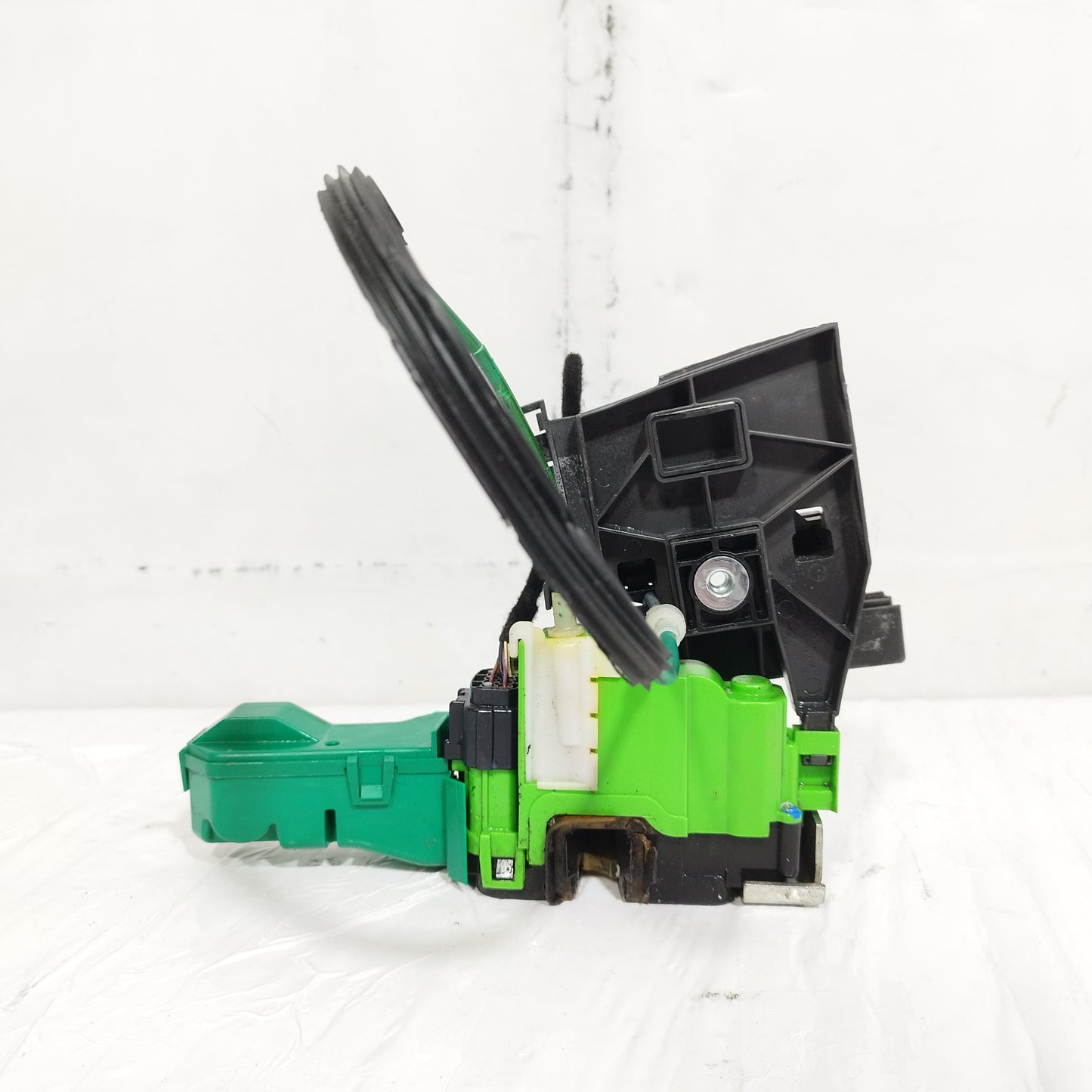 Serratura anteriore sx Alfa Romeo Giulietta 2015 6 Pin ecoAC14748