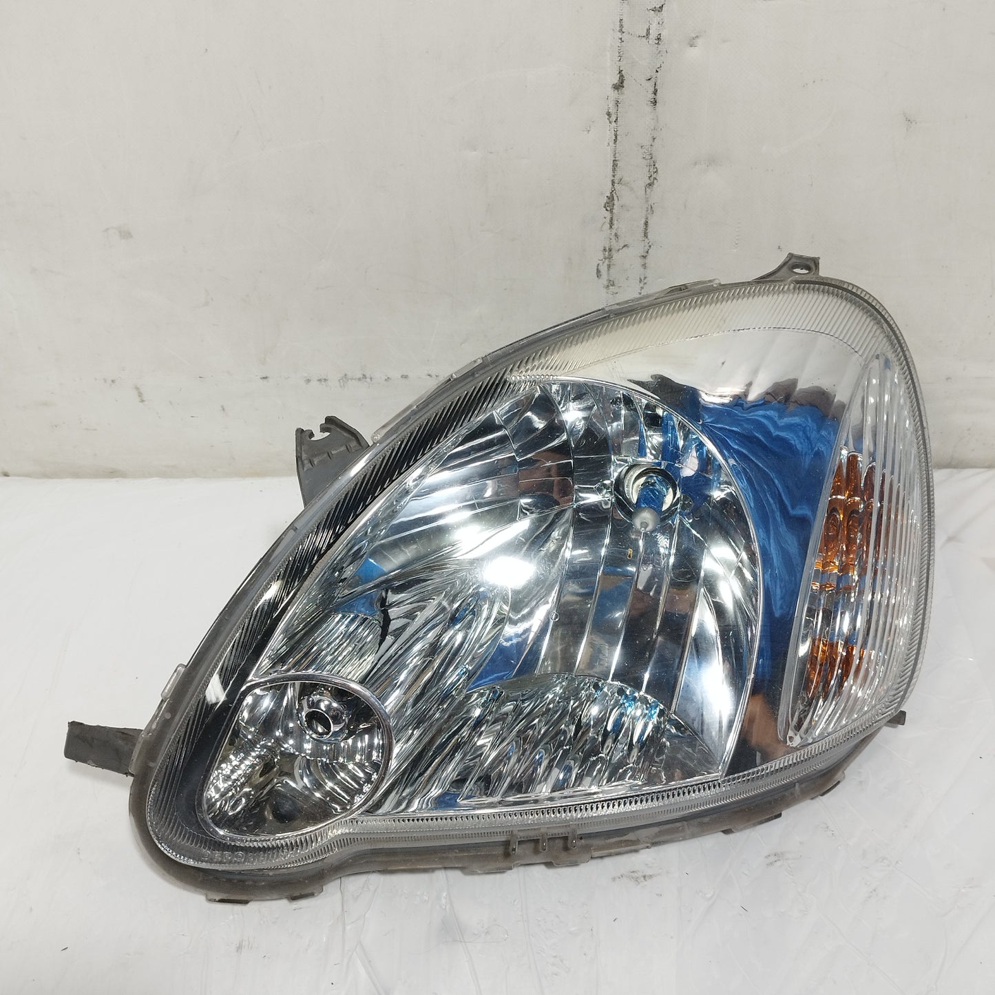 Fanale anteriore sx Toyota Yaris 2003-2005 Restyling DEPO cod: 08-212-11K8L ecoAC16421