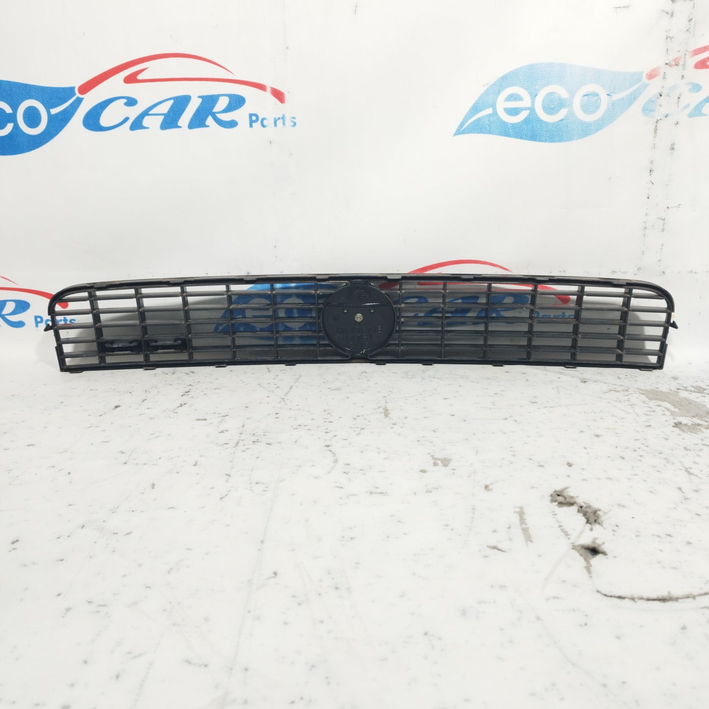 Zentraler Kühlergrillcode des Fiat Grande Punto 2008: 735335775 ecoAC8506