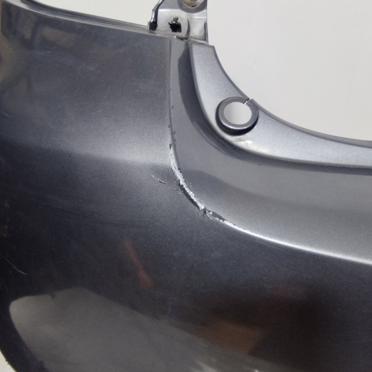 Paraurti posteriore grigio scuro Renault Clio 2010 ecoAC12639