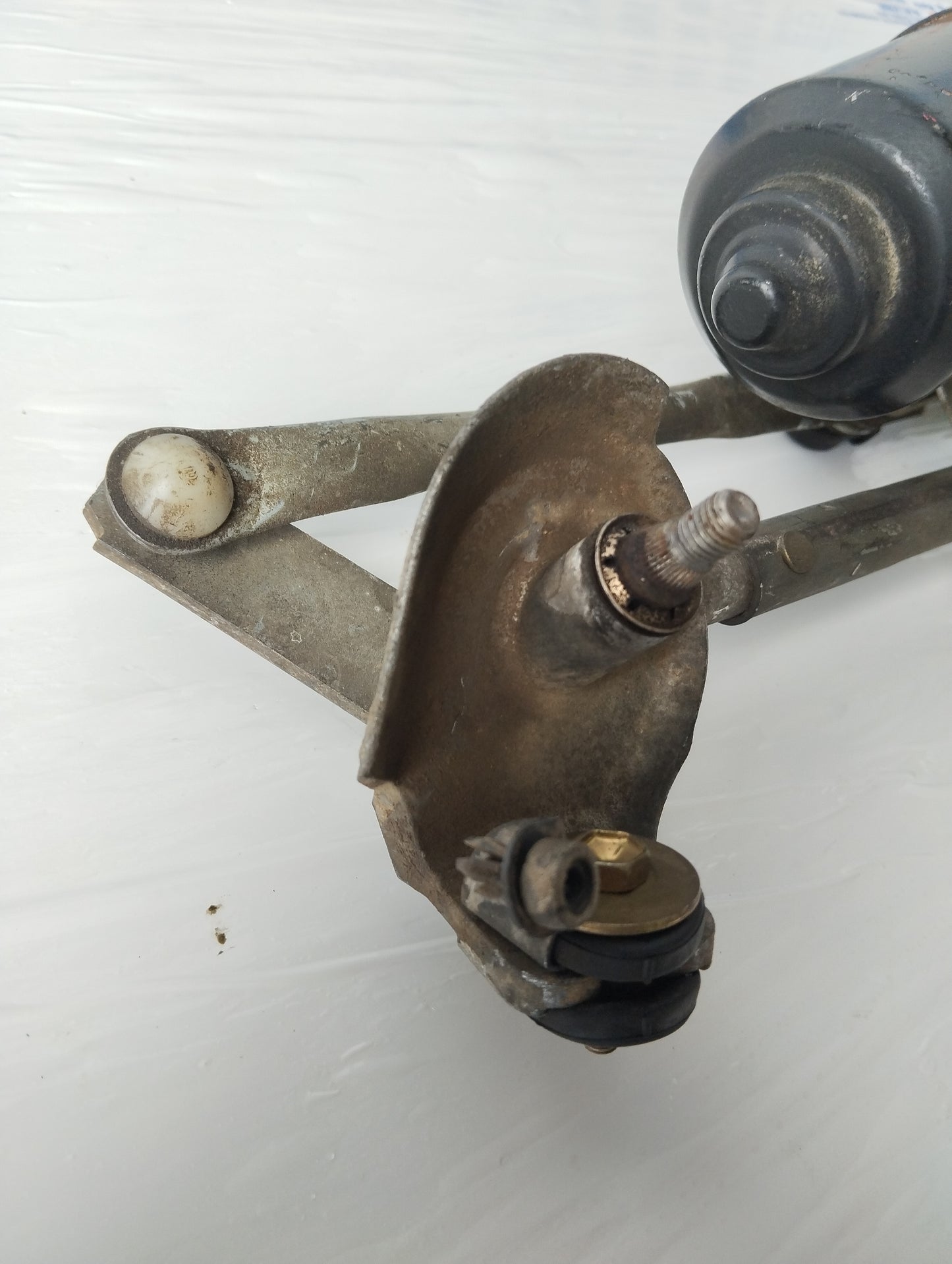 Toyota Yaris 2003 Front Wiper Motor 5 Wires Code: 159200-3940 ecoAG5633