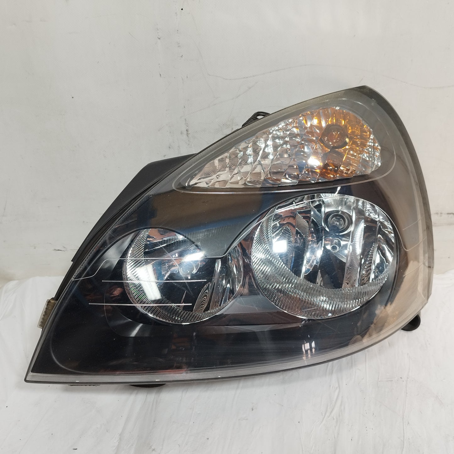 Fanale anteriore sx Renault Clio II 2001-2005 cod: 156017-00 ecoAC16550
