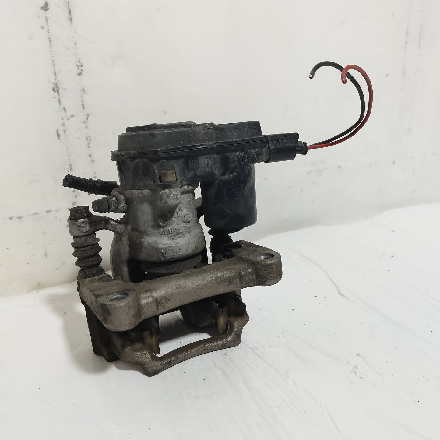 Pinza Freno elettrica posteriore dx Peugeot 2008 II (P24) 1.5 D 2021 cod: 9842295180 ecoAC15626