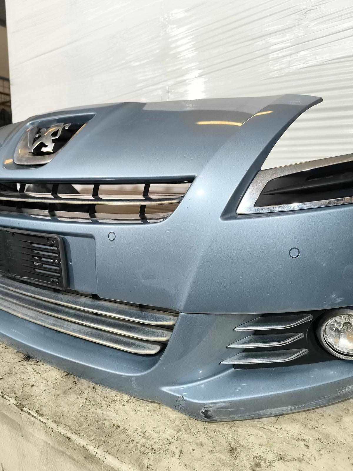 Paraurti anteriore celeste scuro Peugeot 5008 I anno 2009-2013 ecoAG9697