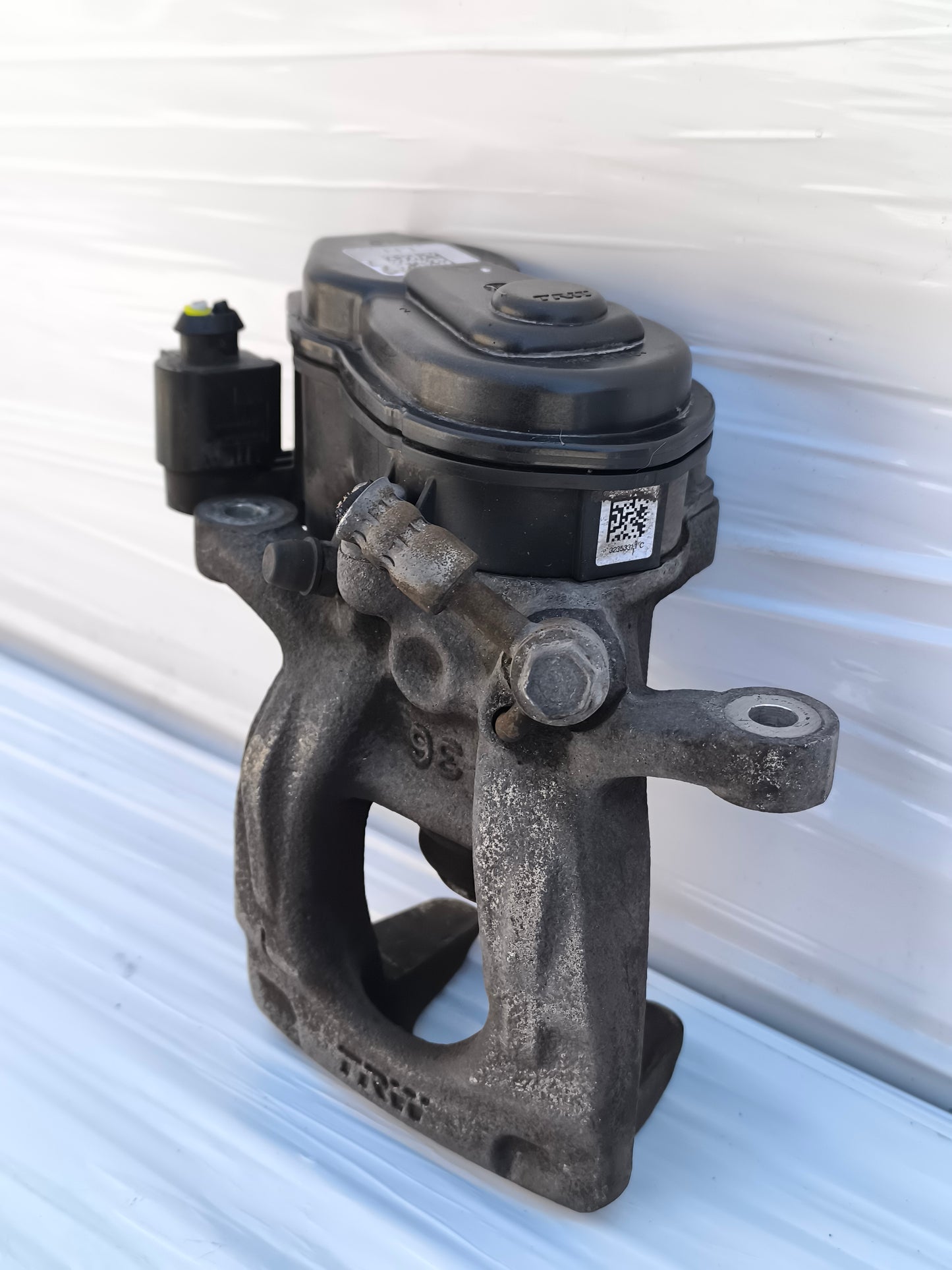 Pinza freno elettrica posteriore sx Nissan Qashqai anno 2013 1.5 DCI cod: 32353311C ecoAG8318