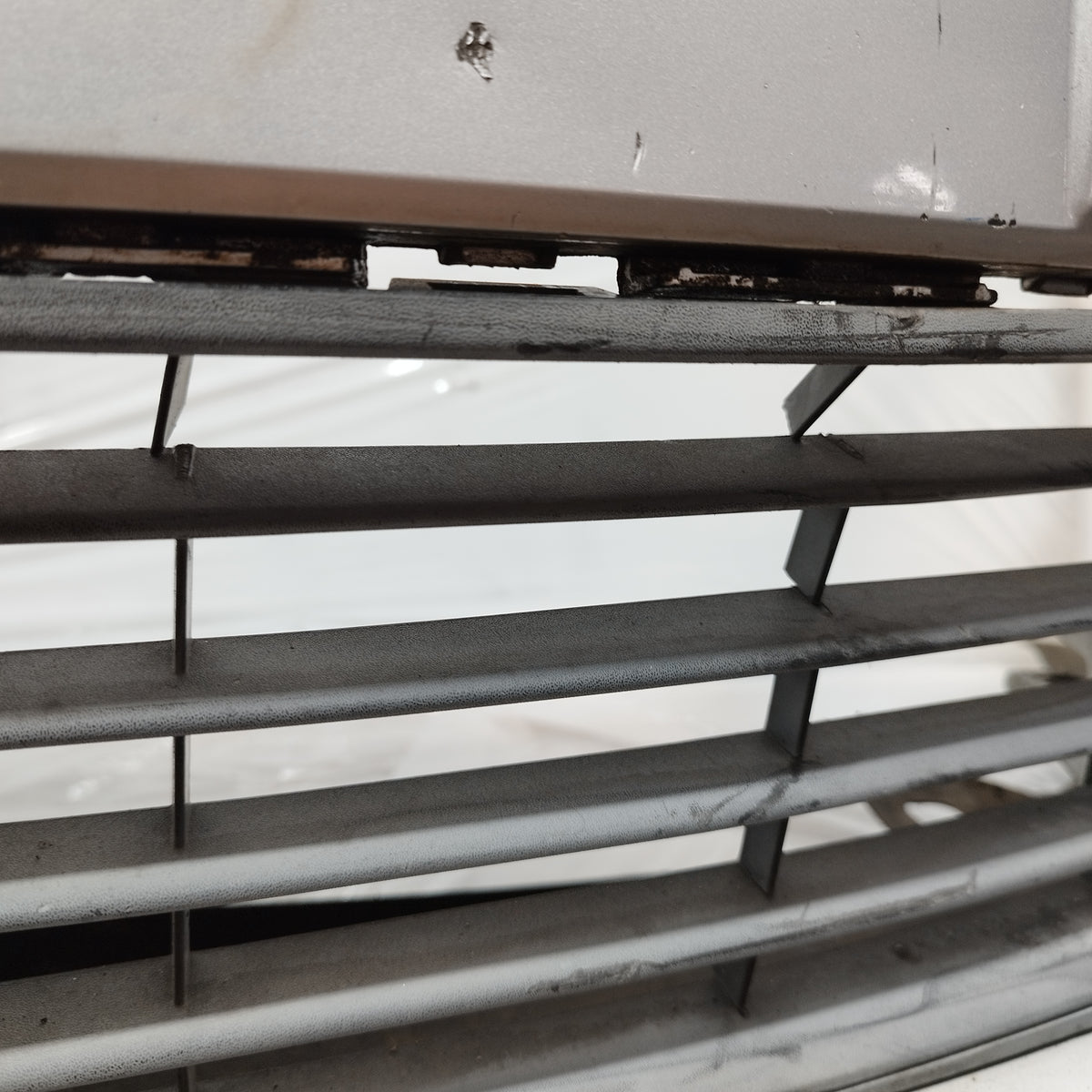 Paraurti anteriore grigio Volkswagen Caddy III 2010-2015 Restyling ecoAC17446