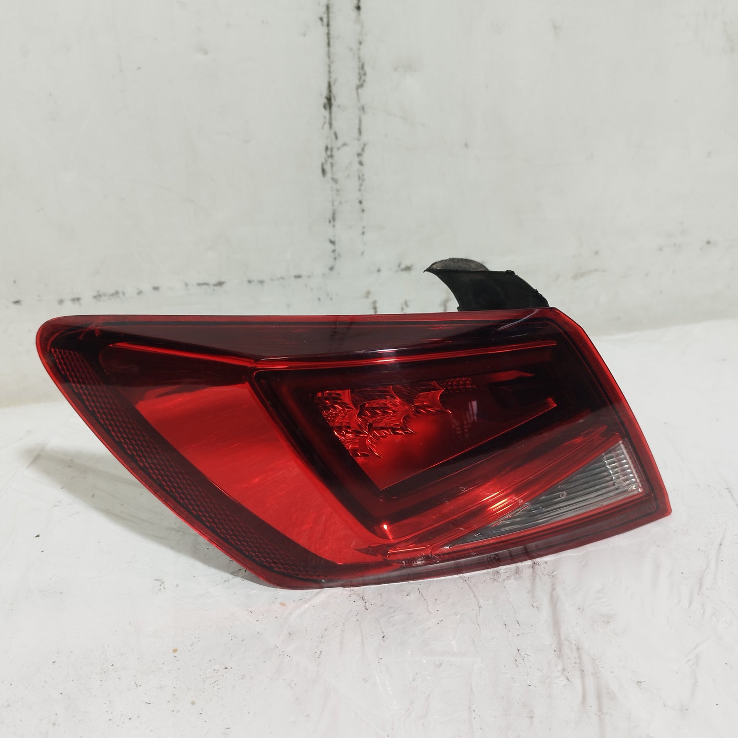 Fanale posteriore sx esterno a led Seat Leon (5F) Berlina 5 porte 2013-2016 ecoAC16065