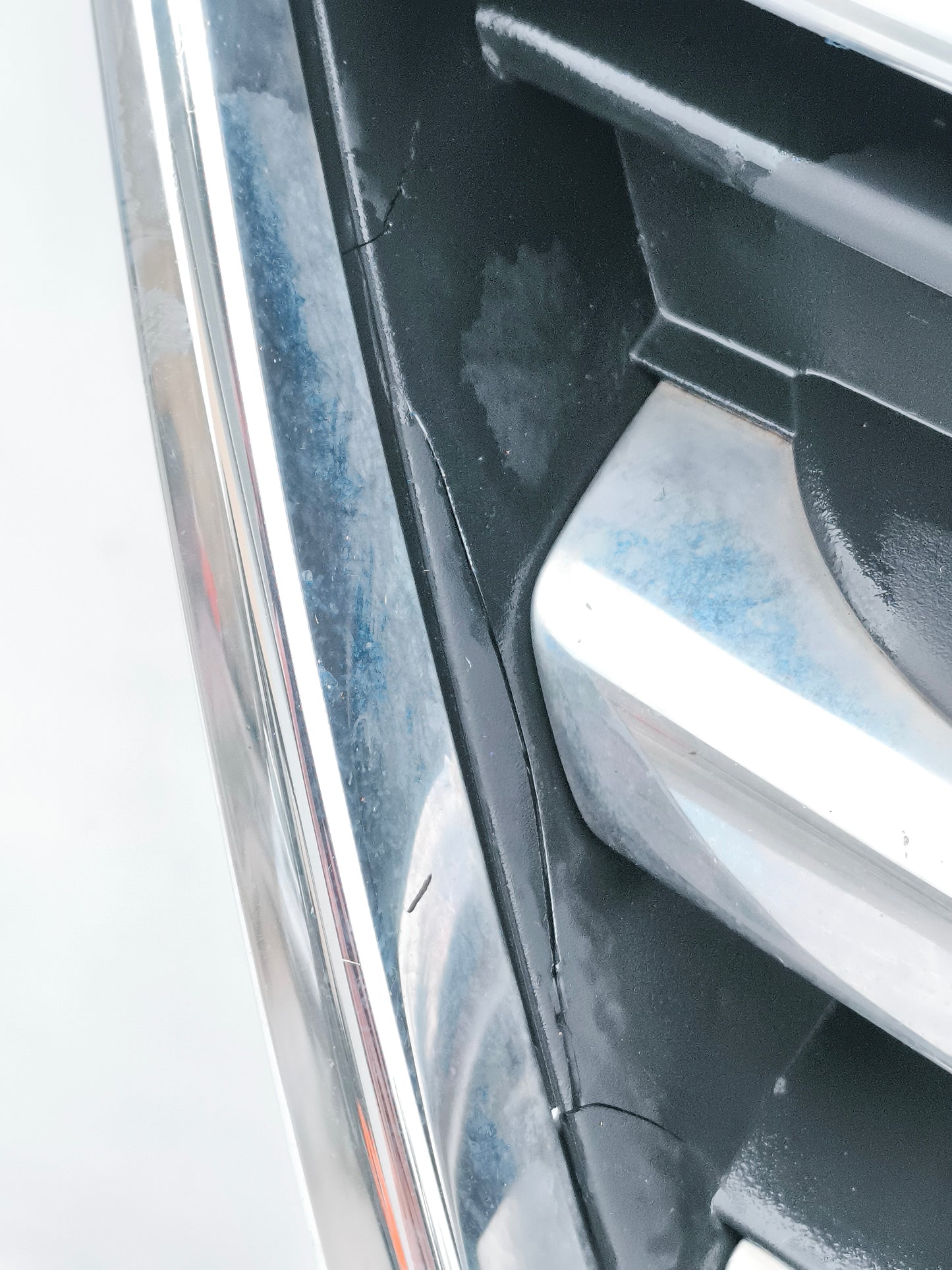 Mascherina anteriore Volkswagen Tiguan anno 2009 ecoAG7452