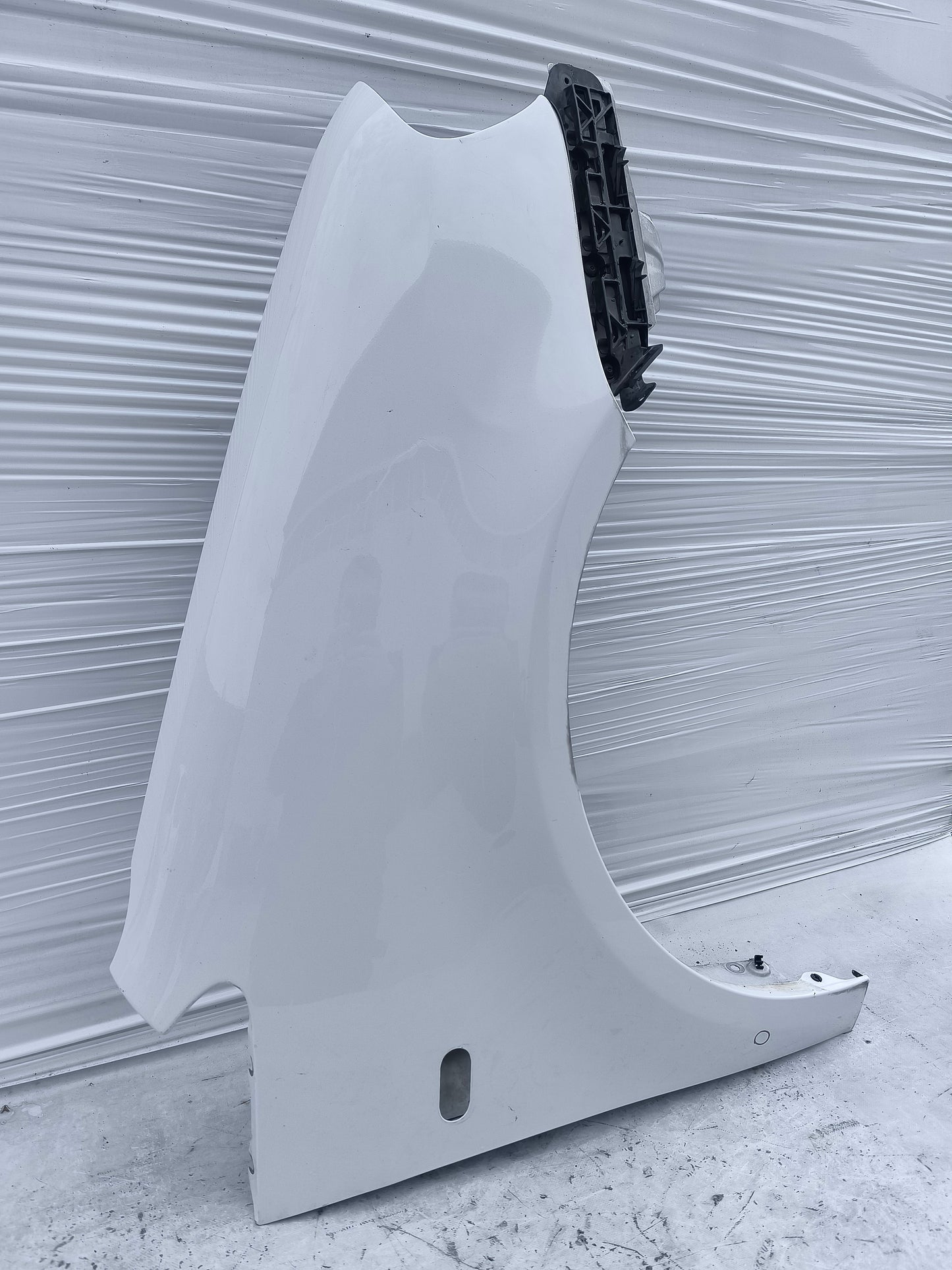 Parafango dx Volkswagen Caddy bianco anno 2004-2010 ecoAG8231