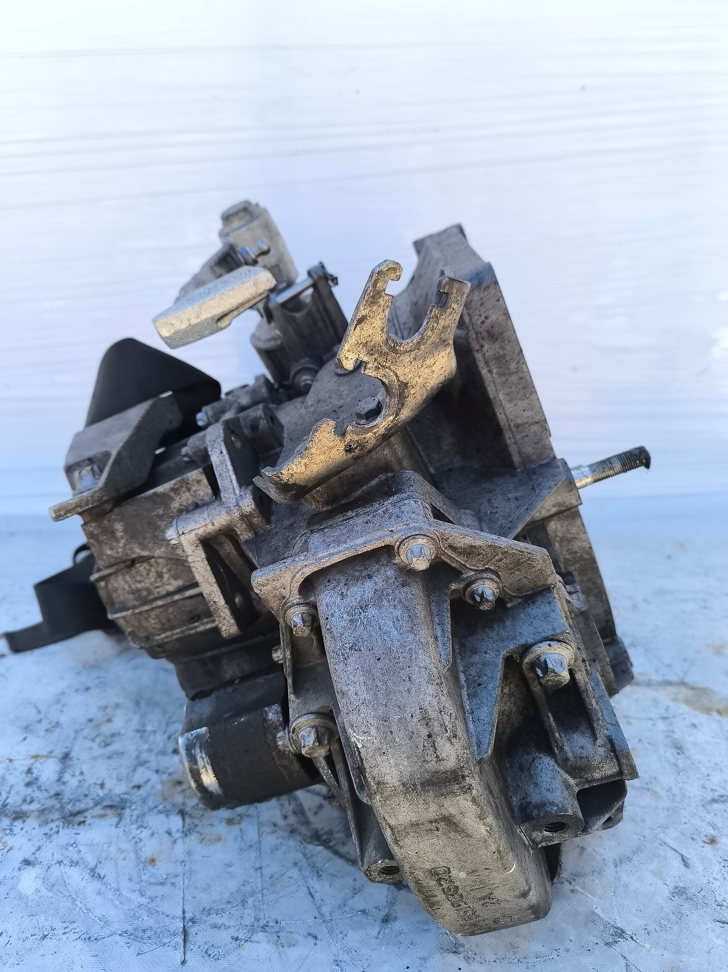 Venduto Cambio manuale Opel Insignia 2.0 D anno 2009 6M cod: 55569882 ecoAG8243