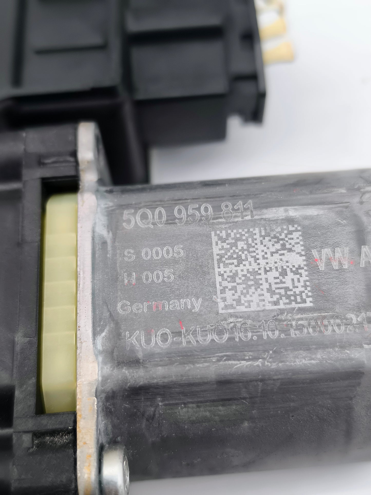 Rear left rack motor Volkswagen Golf 7 cod.5q0959811 ecoAG6142