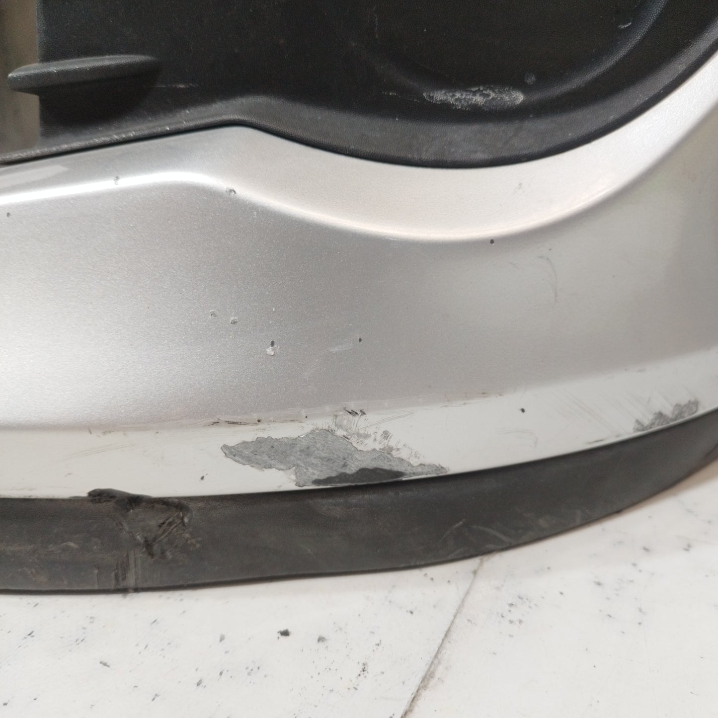 Front bumper silver grey Renault Clio 2007 ecoAC8336