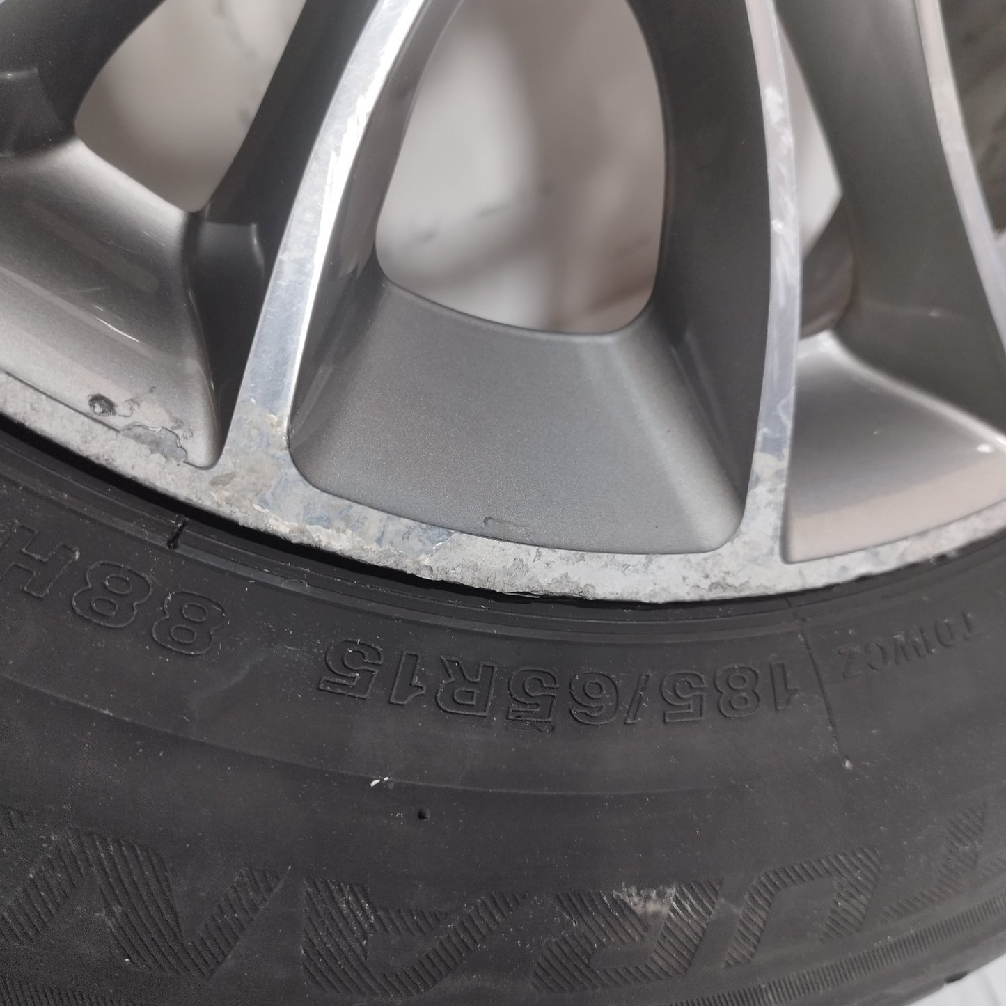 Cerchi in lega con gomme Fiat punto Evo 2012 ecoAC15266