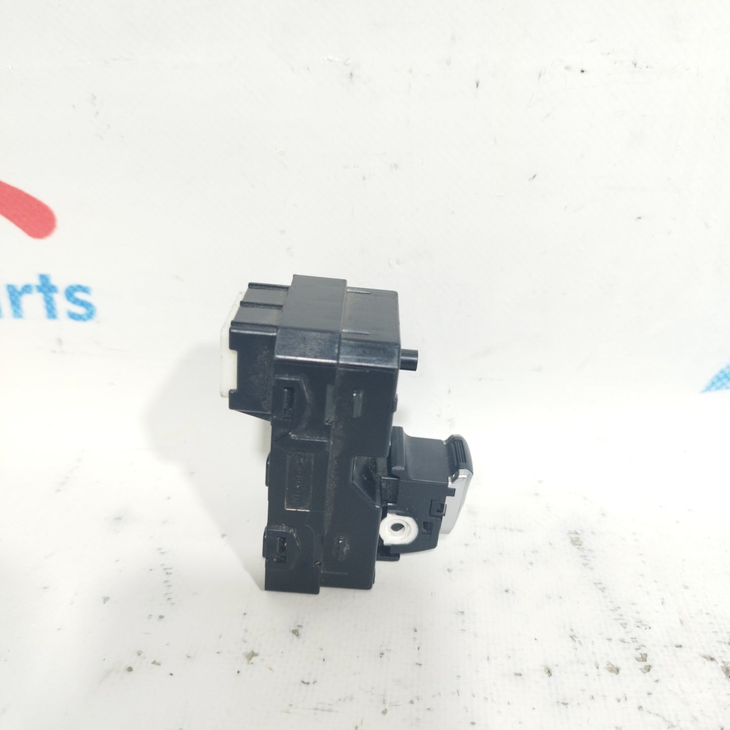 Pulsante posteriore sx Kia Sportage 2018 Cod: 93580F1120 ecoAC8688