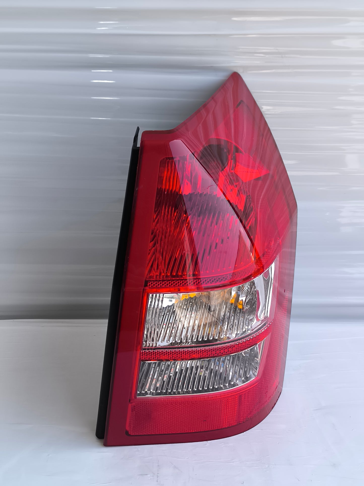Fanale posteriore dx Chrysler 300C Touring (SW) anno 2005-2010 cod: 04805966AH ecoAG8589
