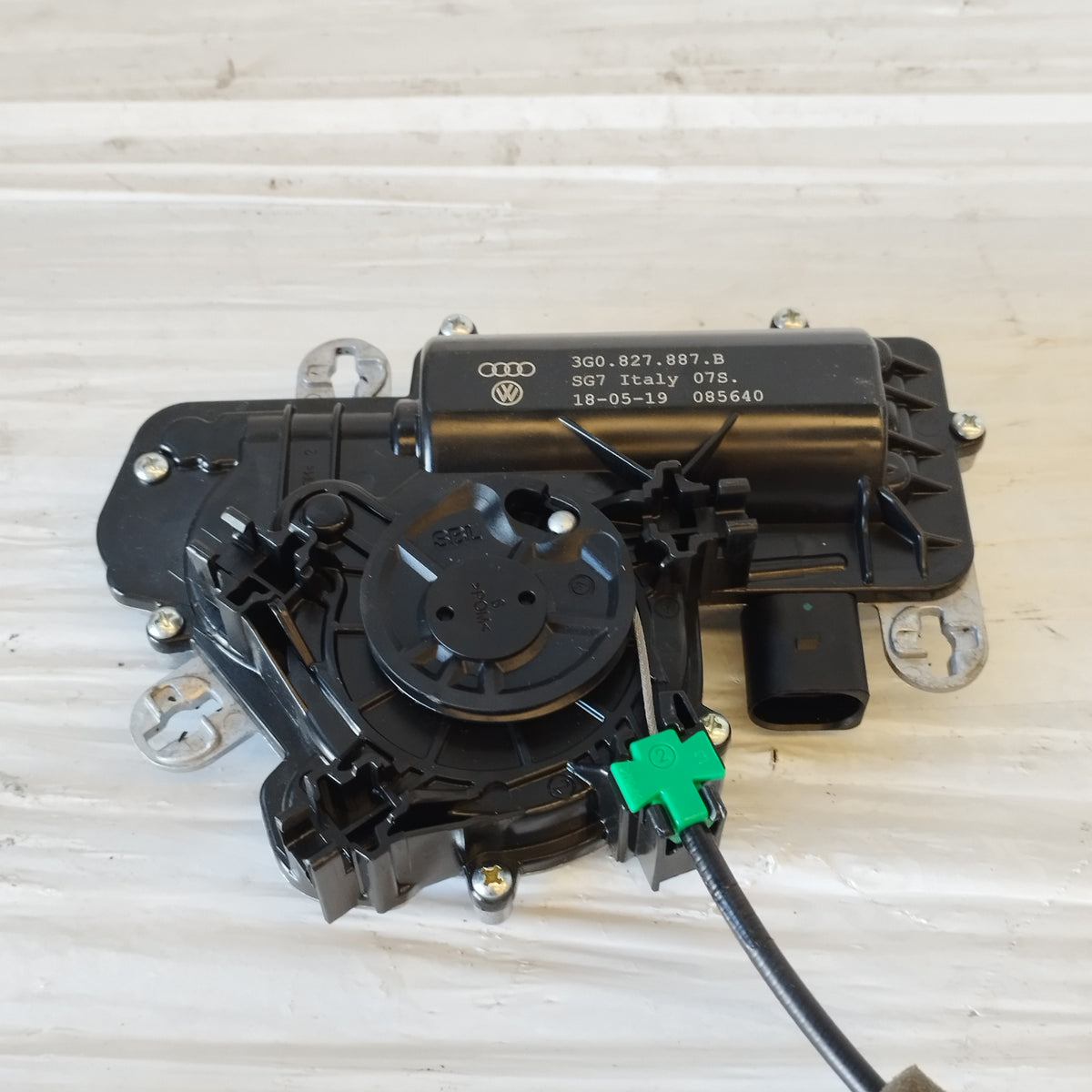 Serratura portellone elettronica Volkswagen Tiguan AllSpace (AD1) 2017-2020 cod: 3G0.827.887.B ecoAC17501