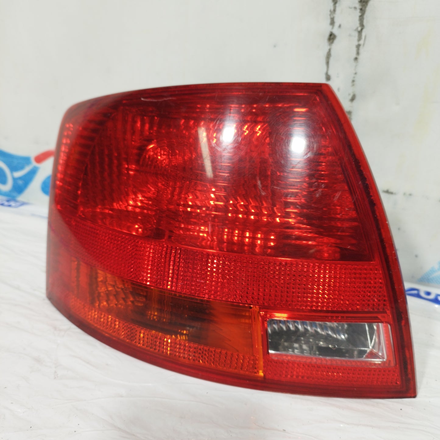 Audi A4 2006 ecoAC10766 linke äußere Rückleuchte