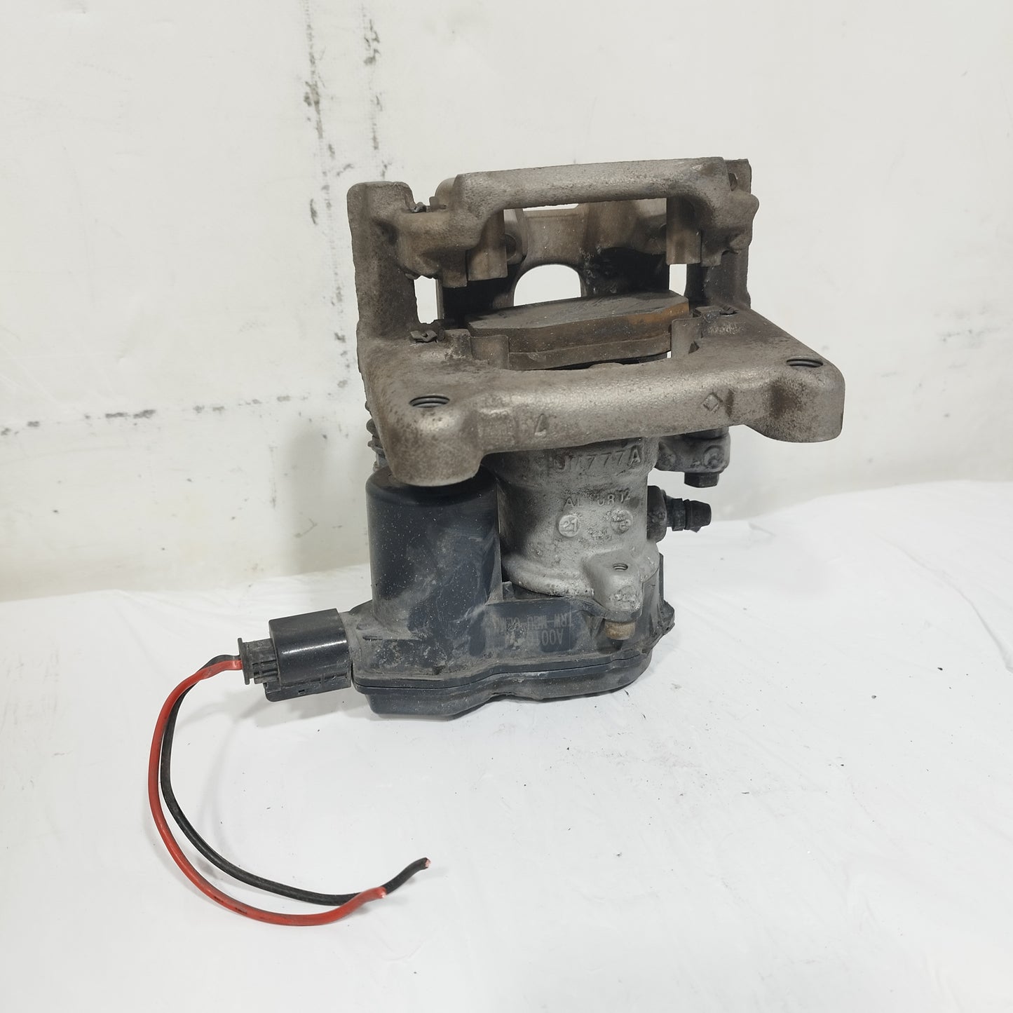 Pinza Freno elettrica posteriore dx Peugeot 2008 II (P24) 1.5 D 2021 cod: 9842295180 ecoAC15626